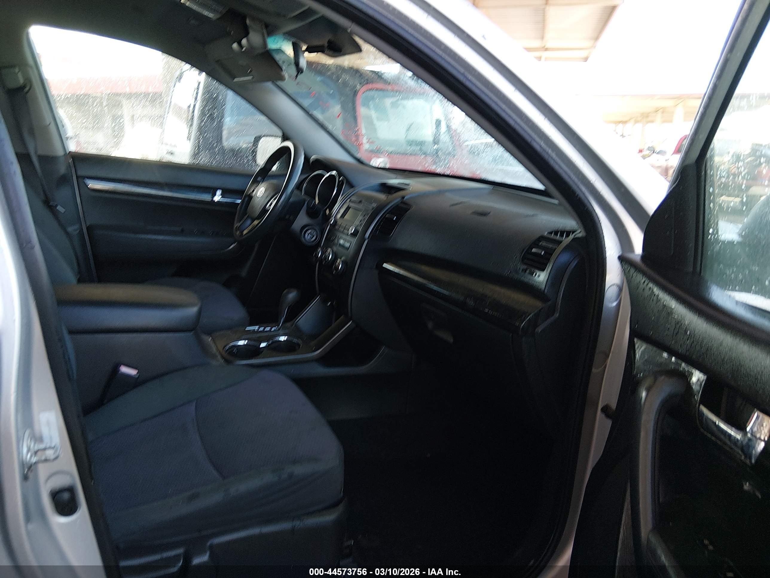 KIA SORENTO image 5