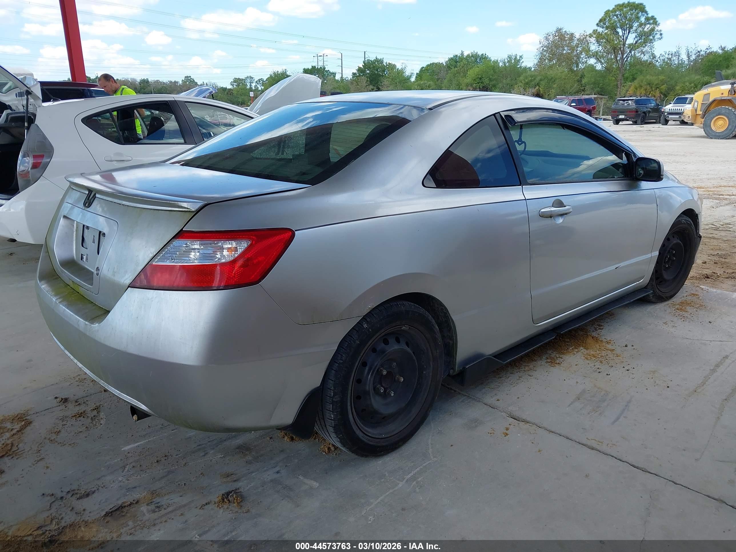 HONDA CIVIC image 4