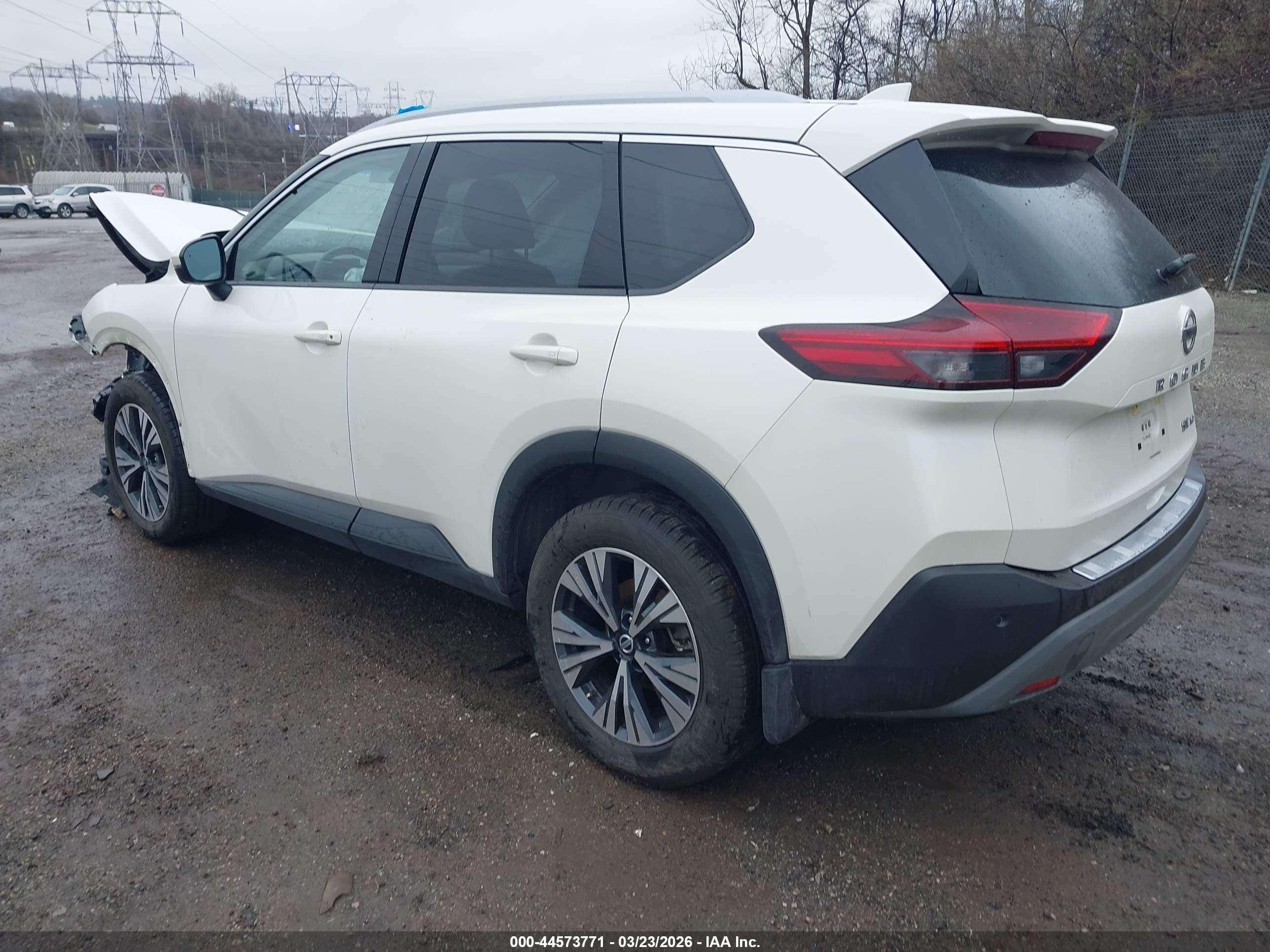NISSAN ROGUE image 3