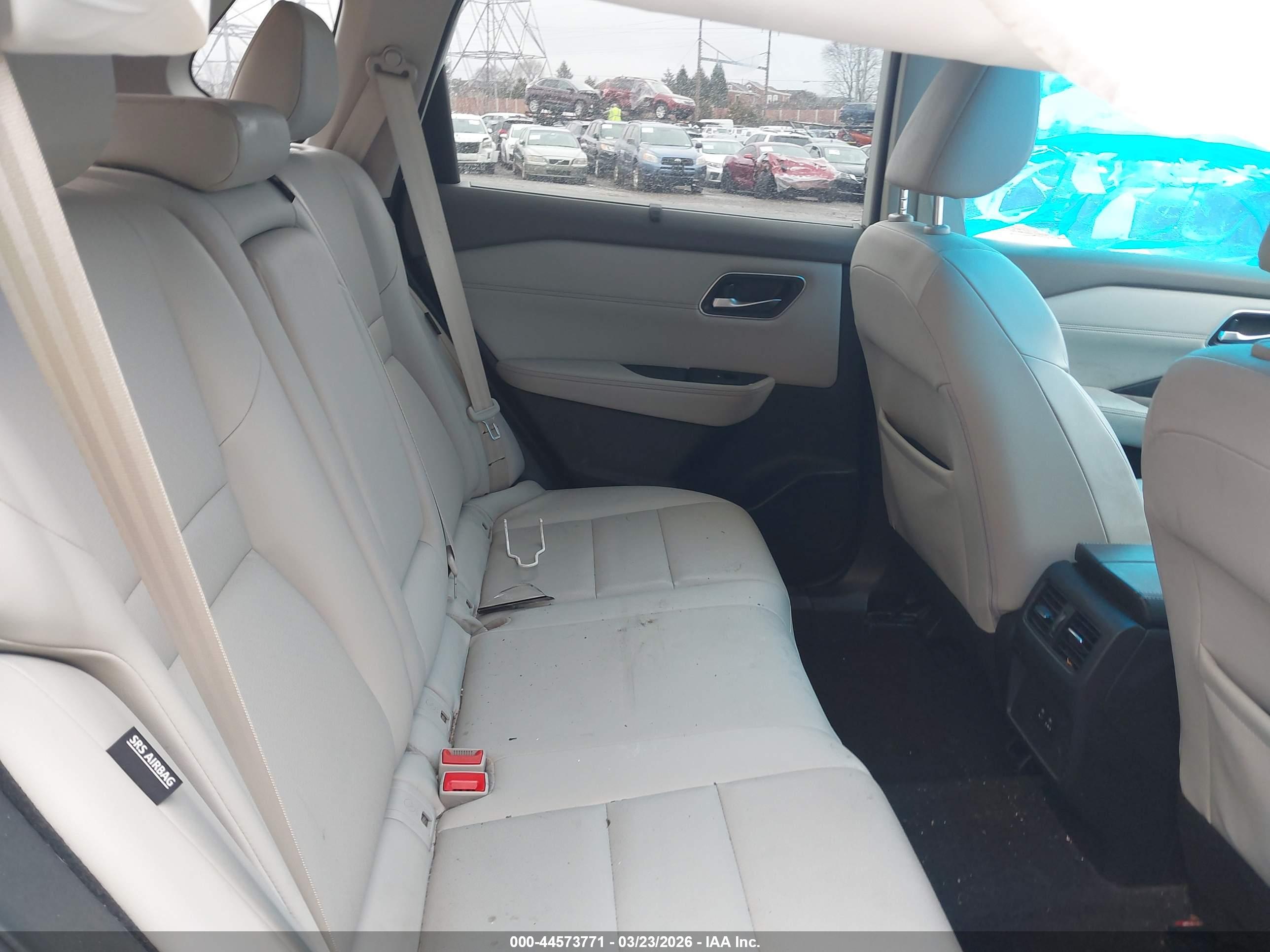 NISSAN ROGUE image 8