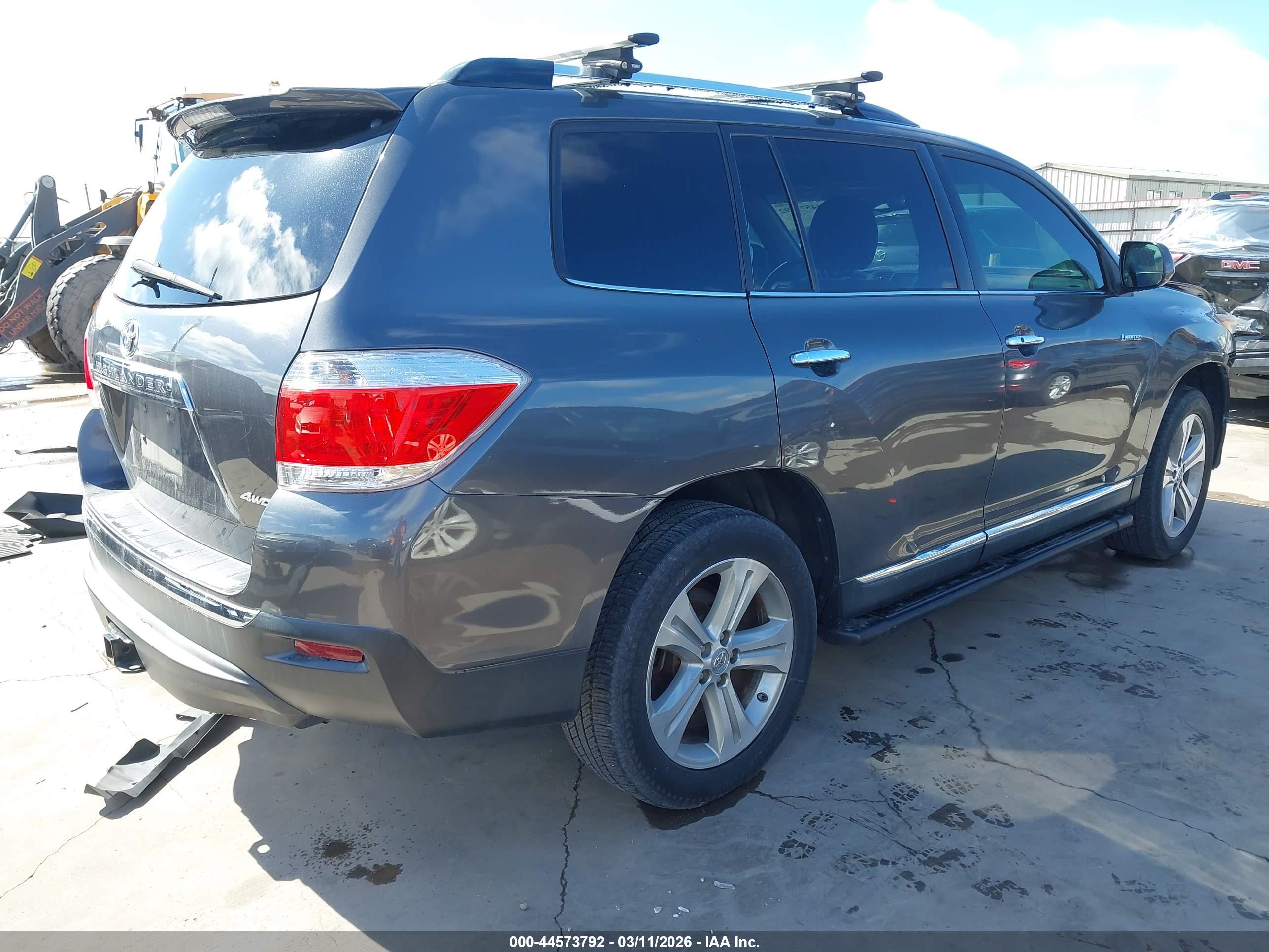 TOYOTA HIGHLANDER image 4