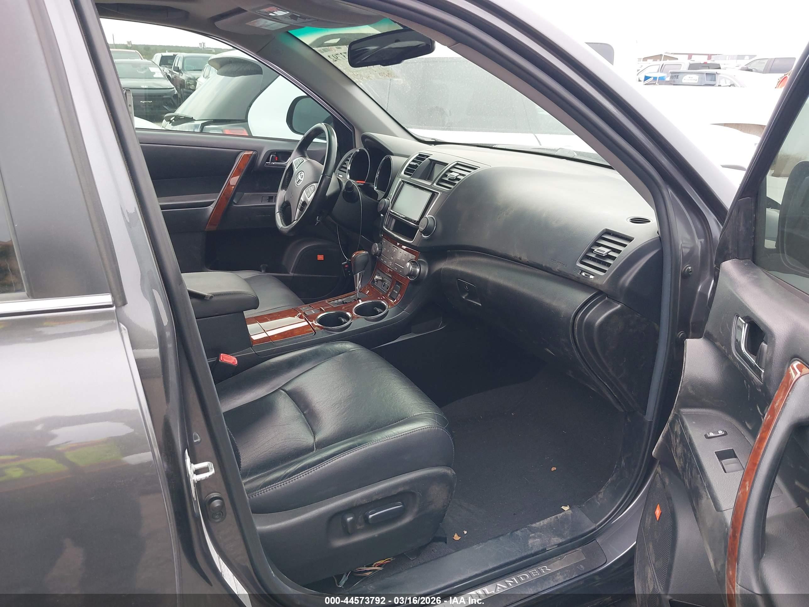 TOYOTA HIGHLANDER image 5