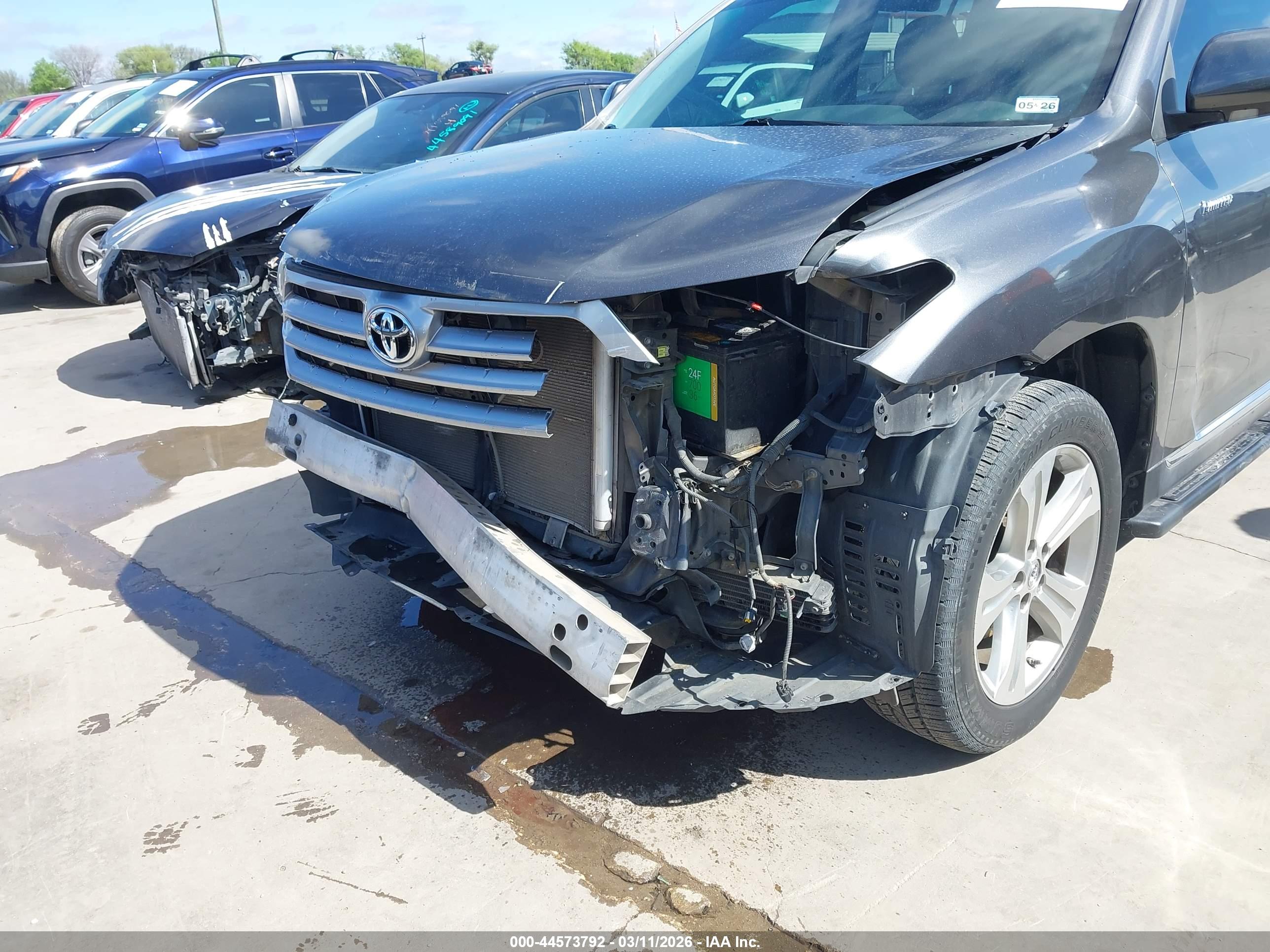 TOYOTA HIGHLANDER image 6