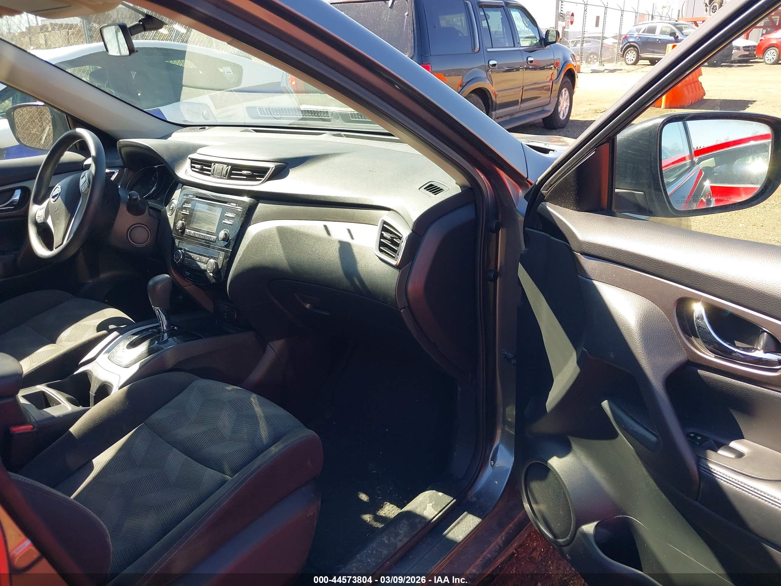 NISSAN ROGUE image 5