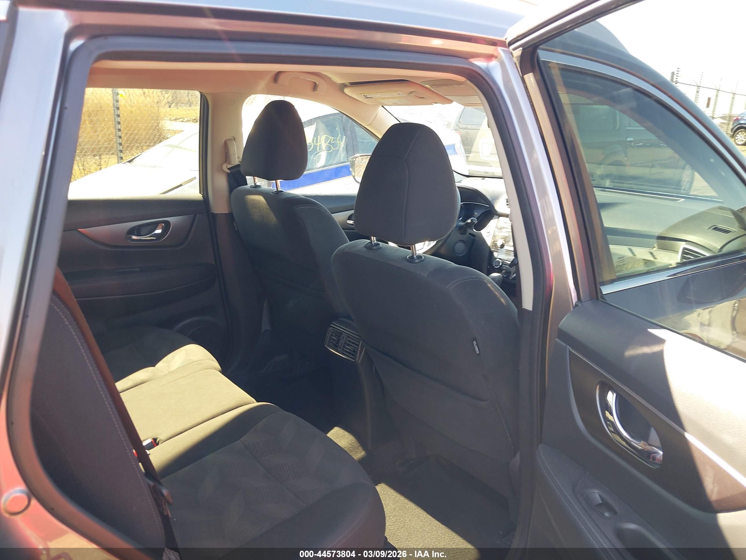 NISSAN ROGUE image 8