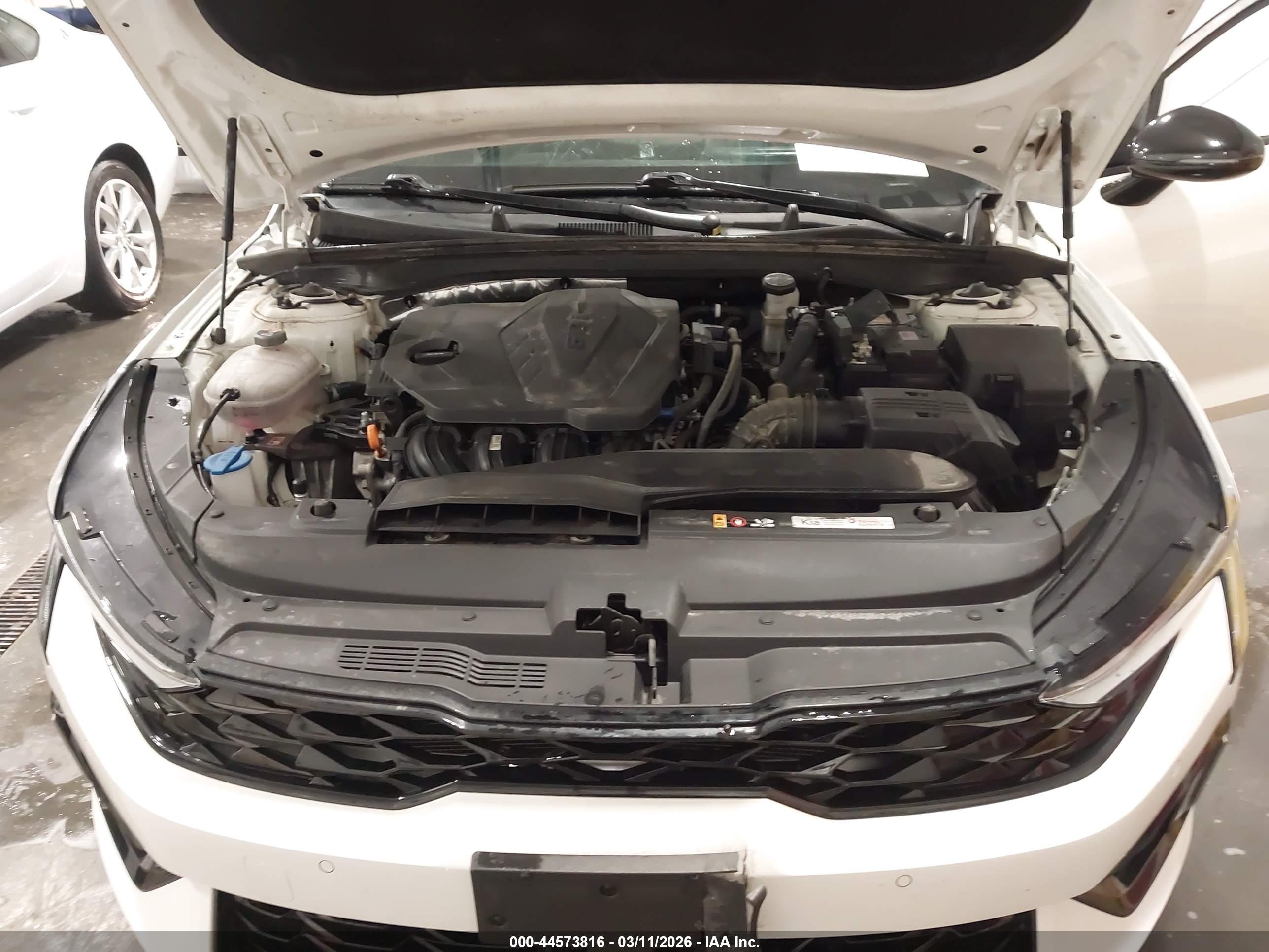 KIA K5 image 10