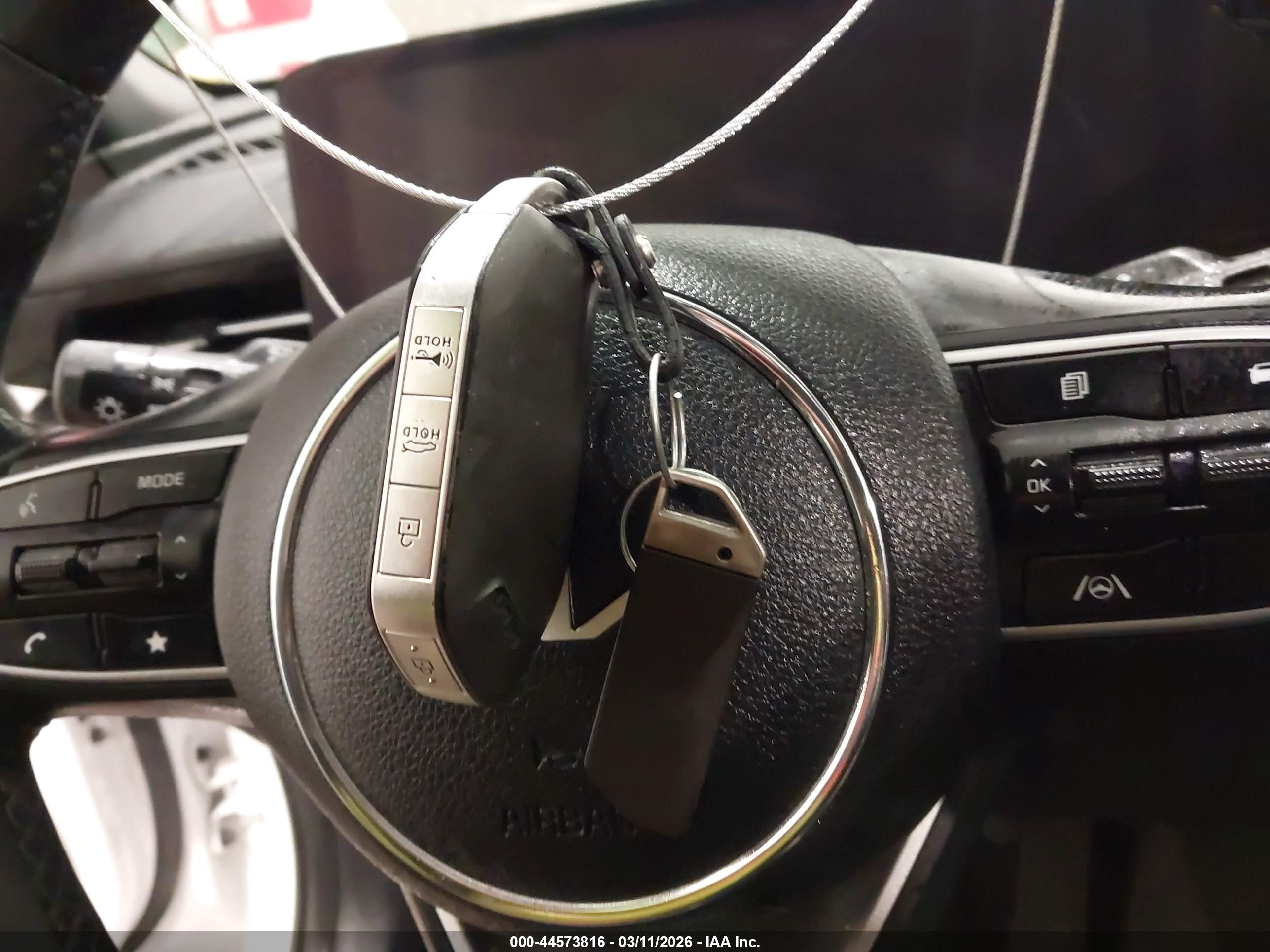 KIA K5 image 11