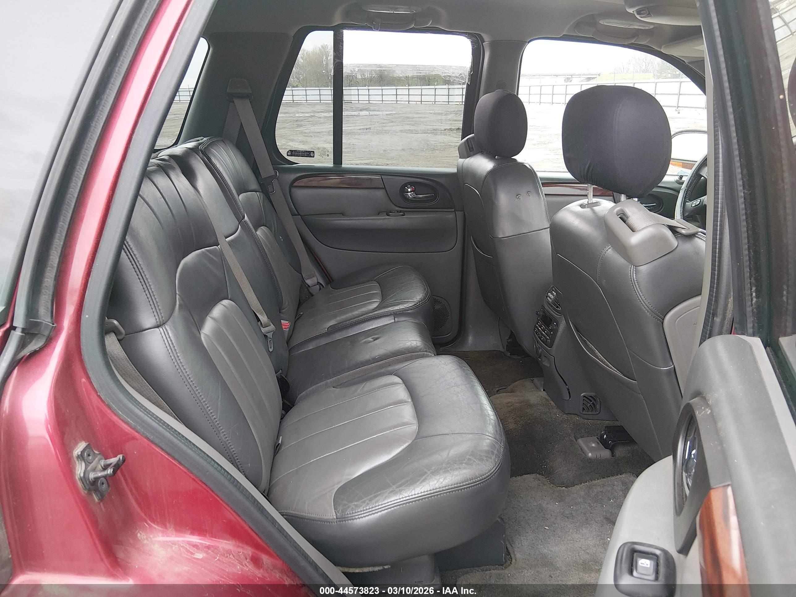 GMC ENVOY image 8
