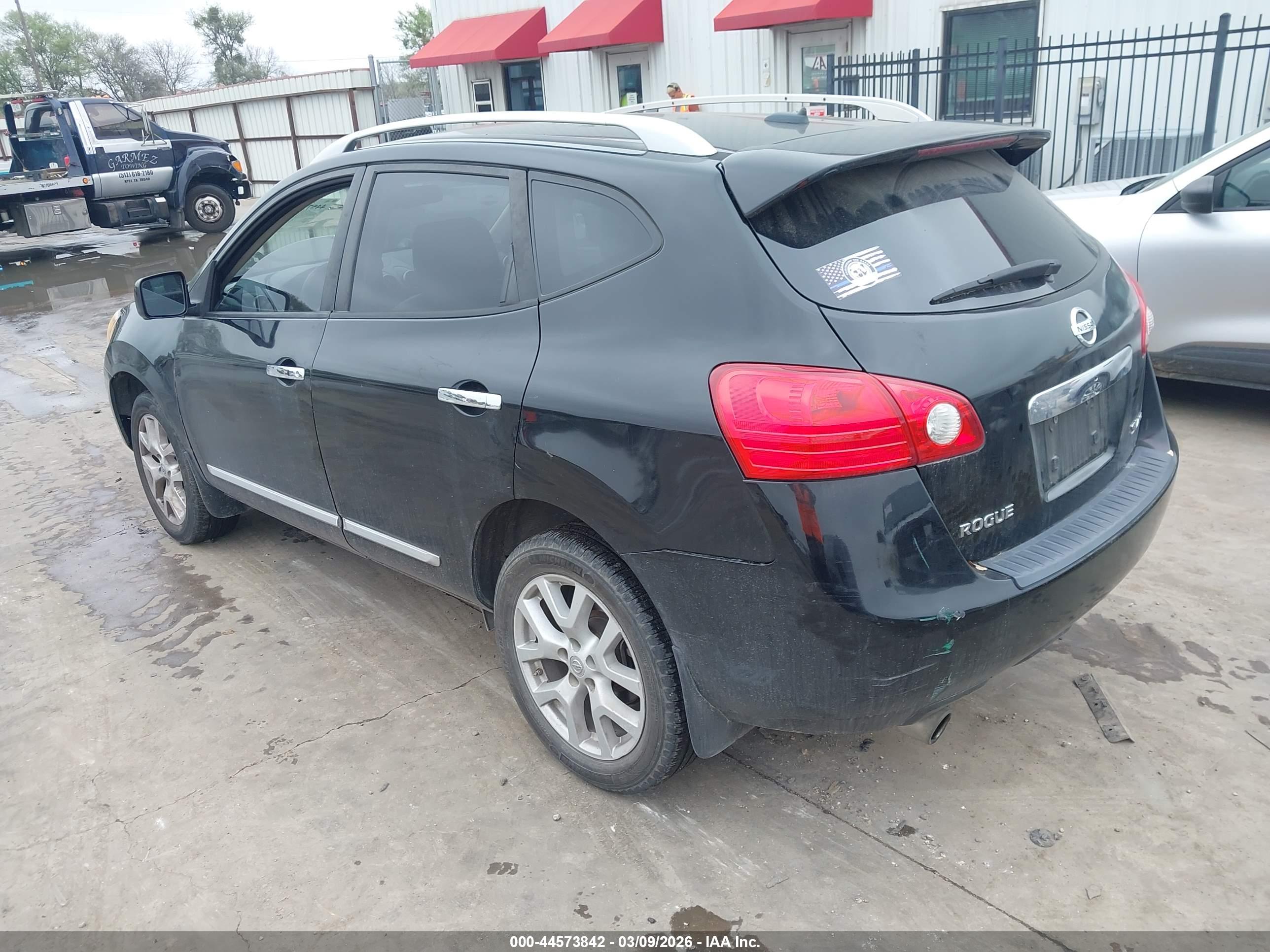 NISSAN ROGUE image 3