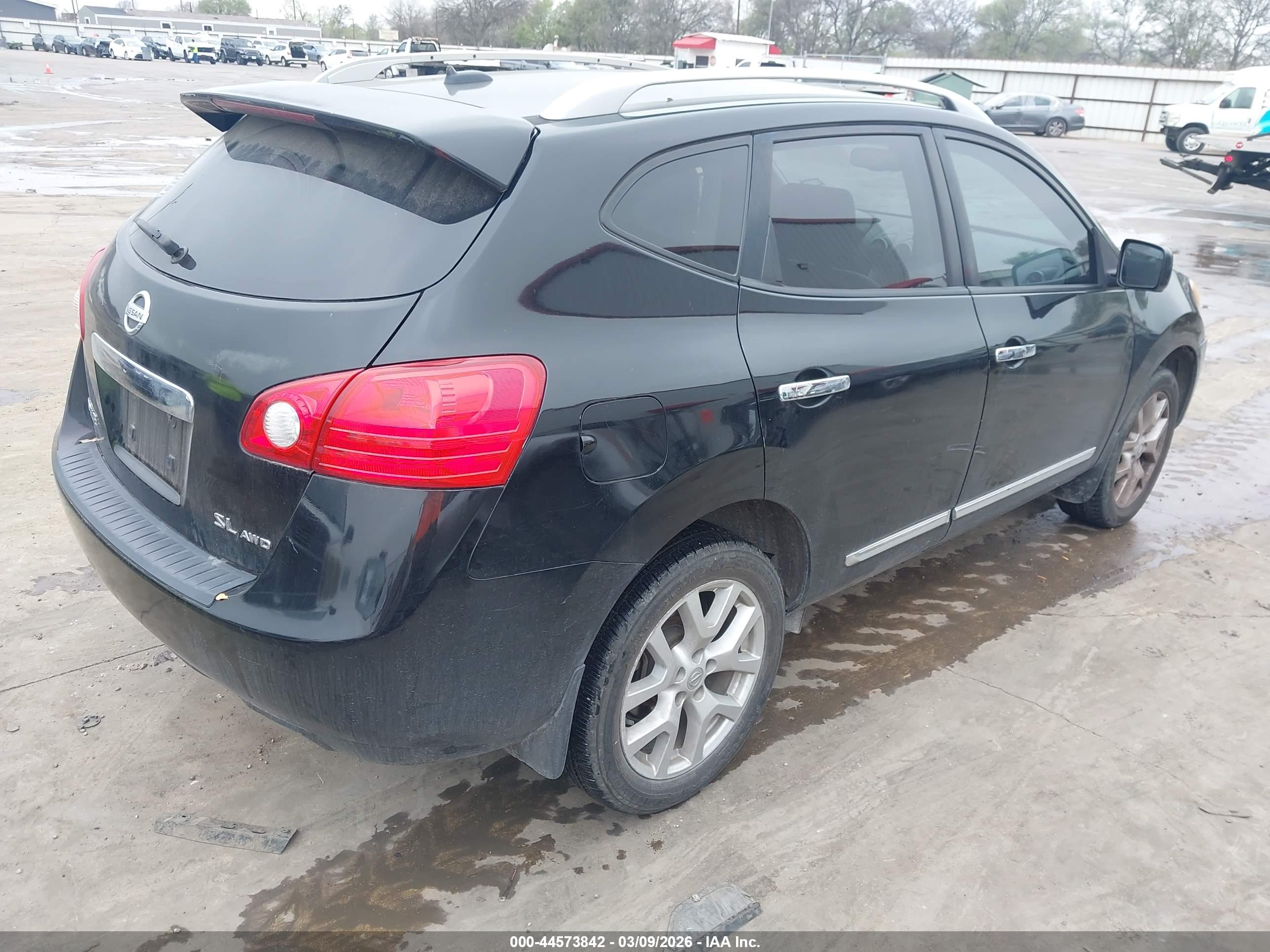 NISSAN ROGUE image 4