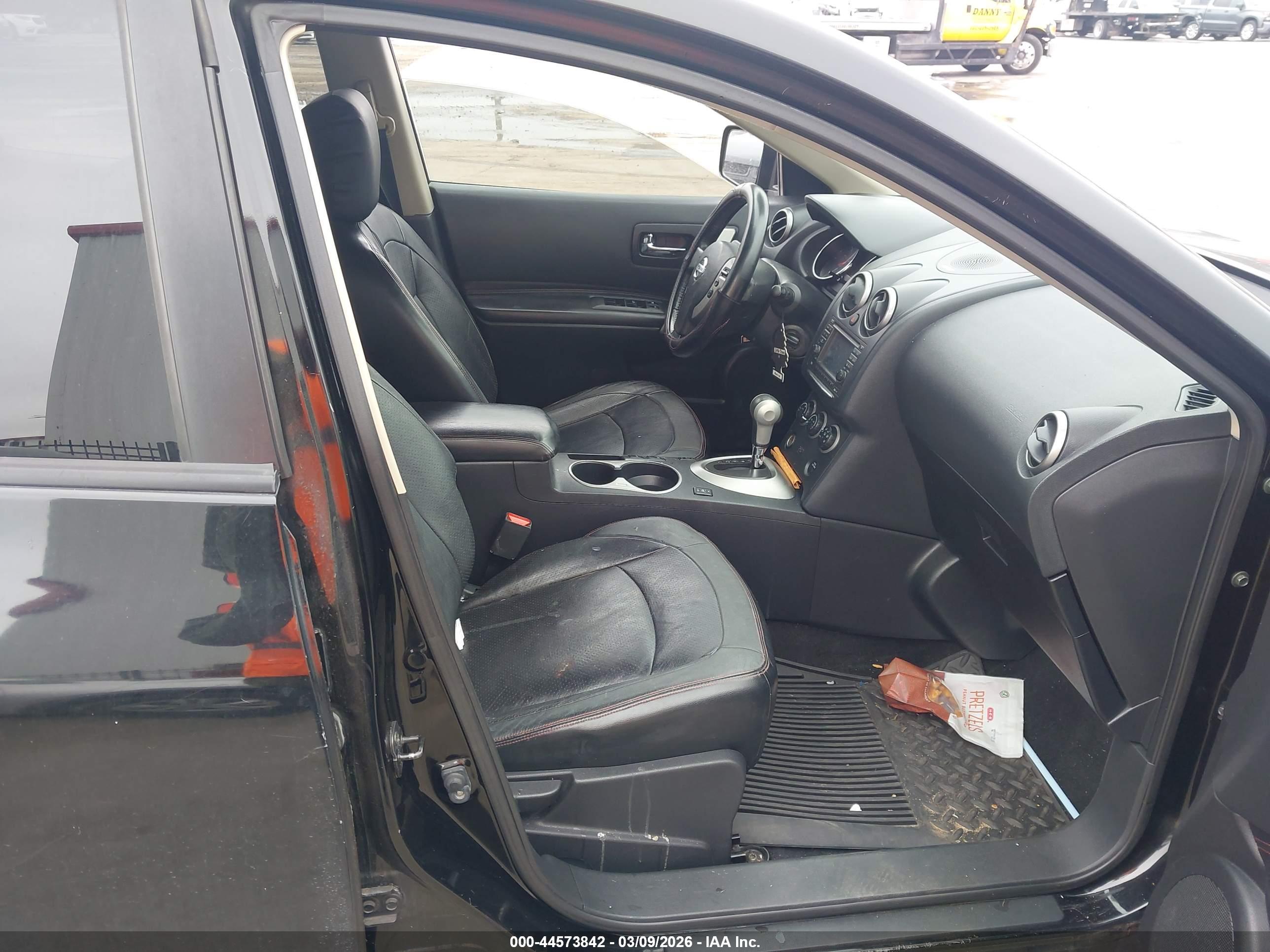 NISSAN ROGUE image 5