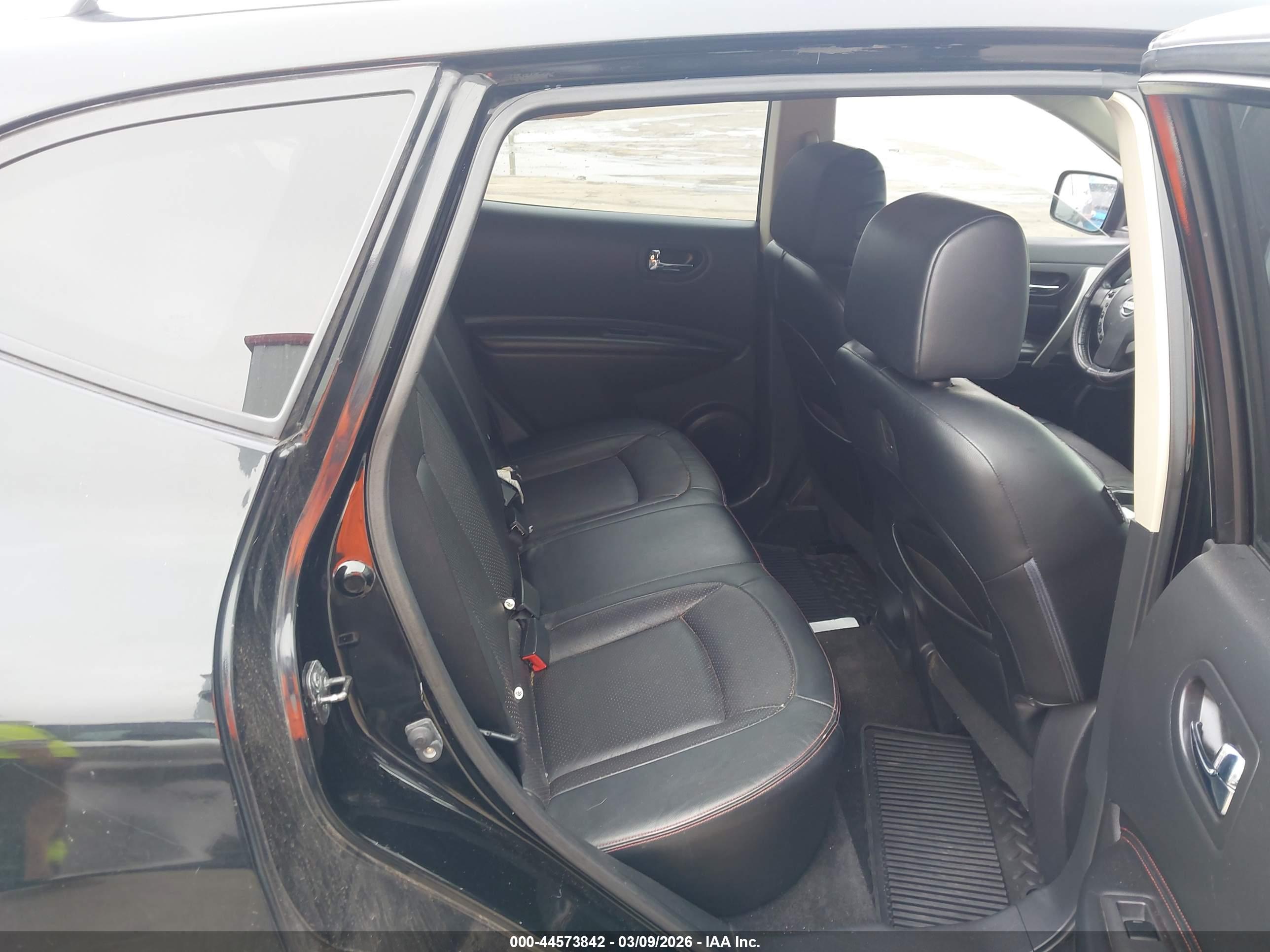 NISSAN ROGUE image 8