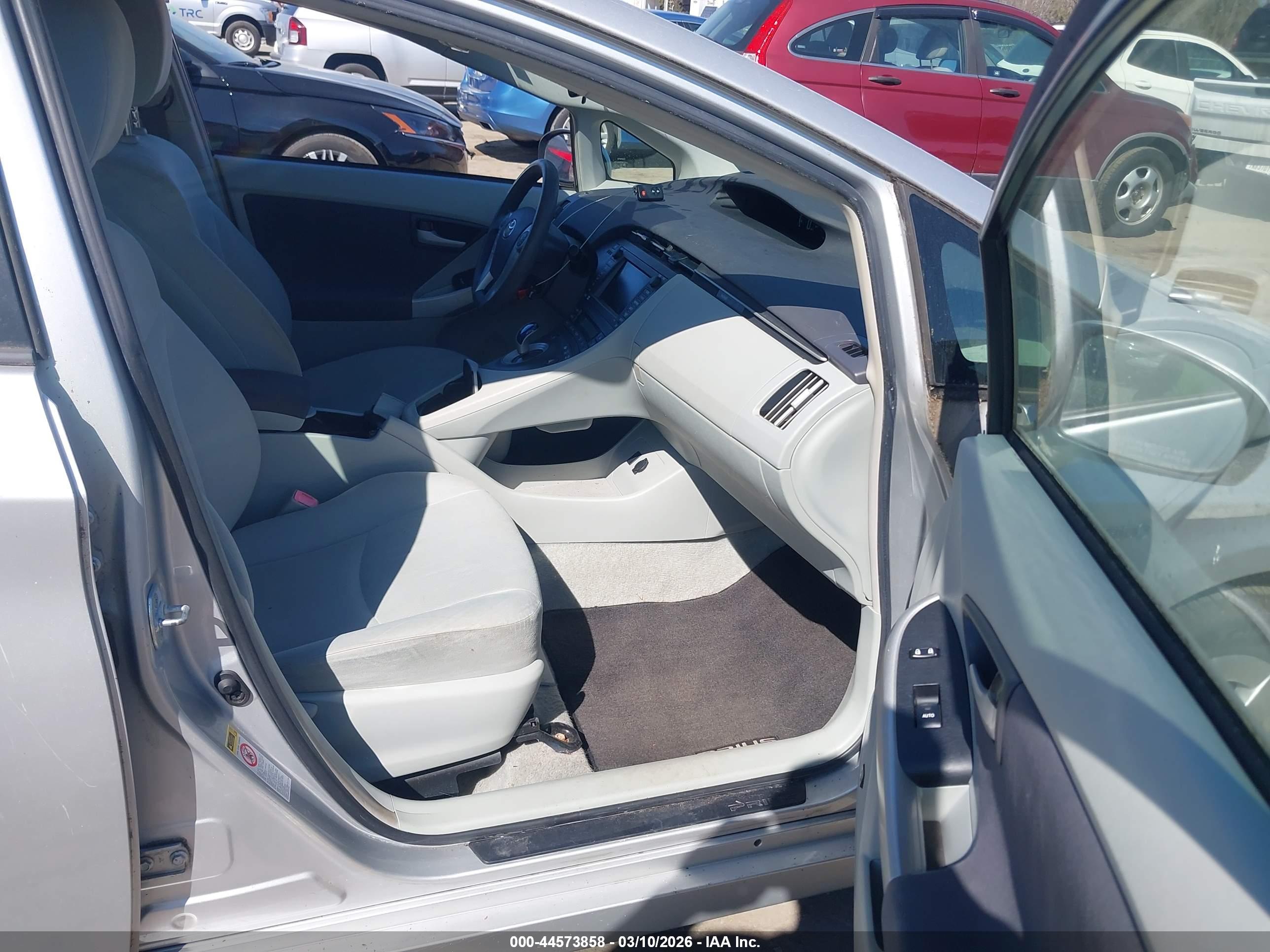 TOYOTA PRIUS image 5