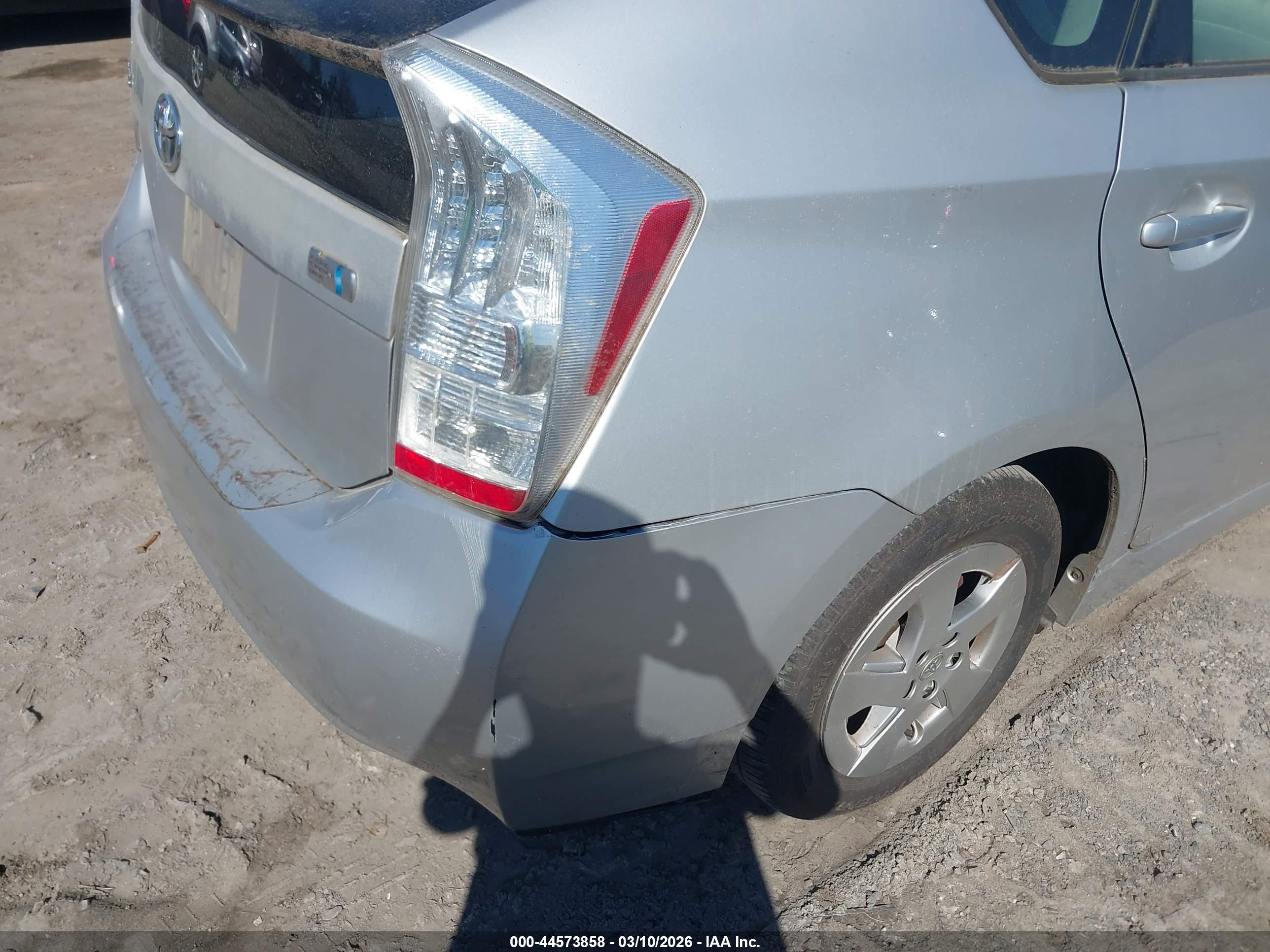 TOYOTA PRIUS image 6