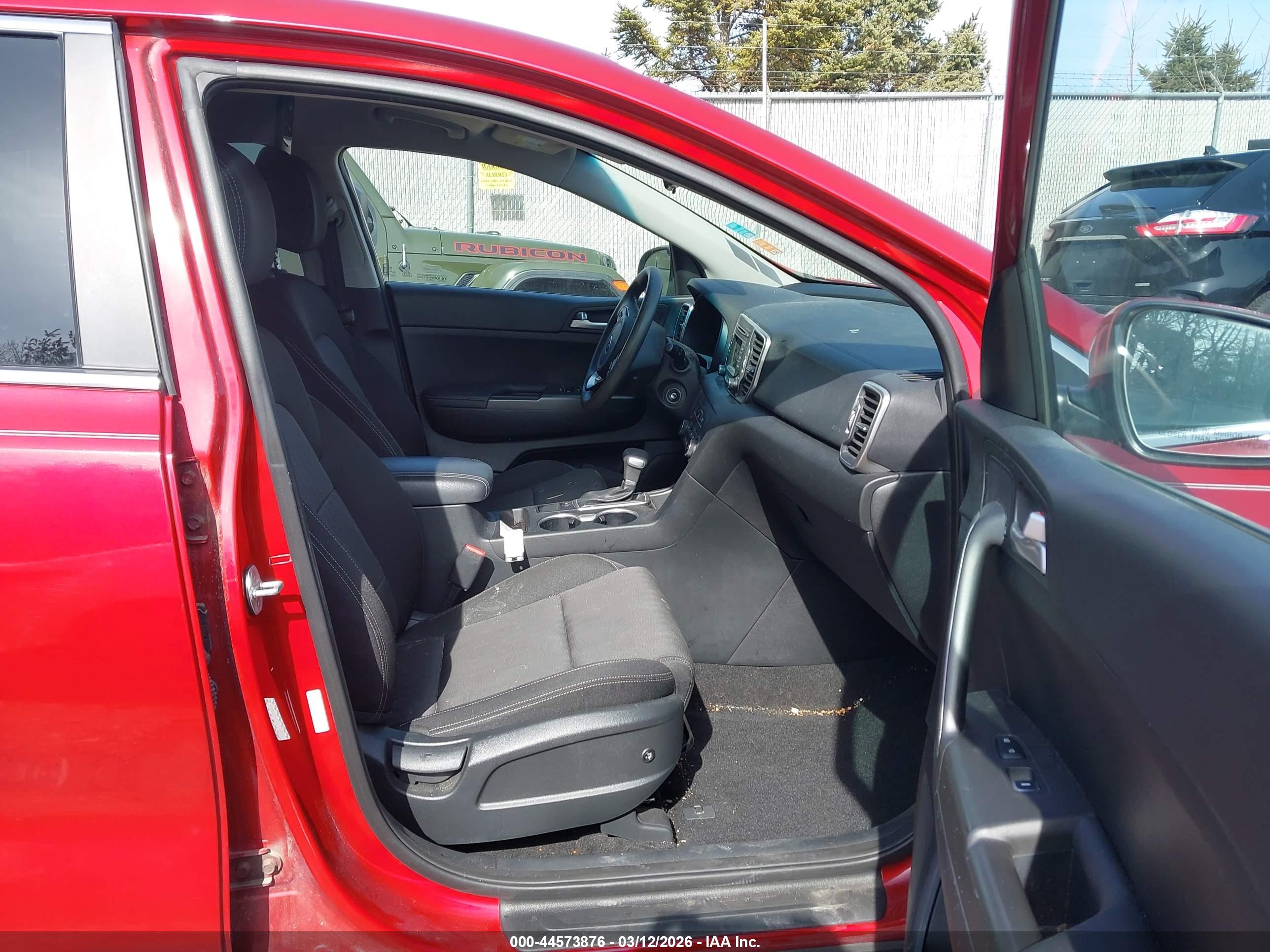 KIA SPORTAGE image 5