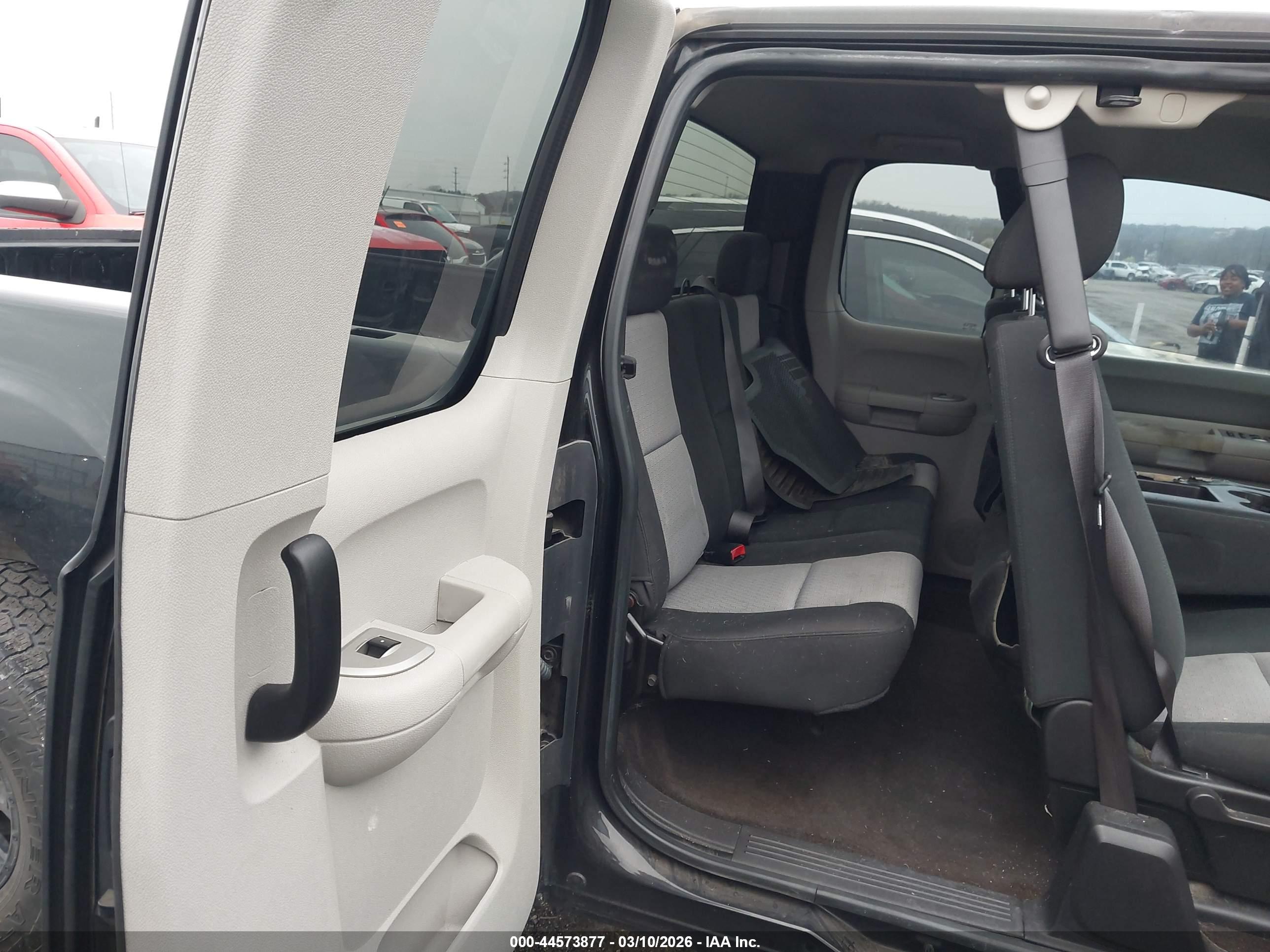 GMC SIERRA image 8