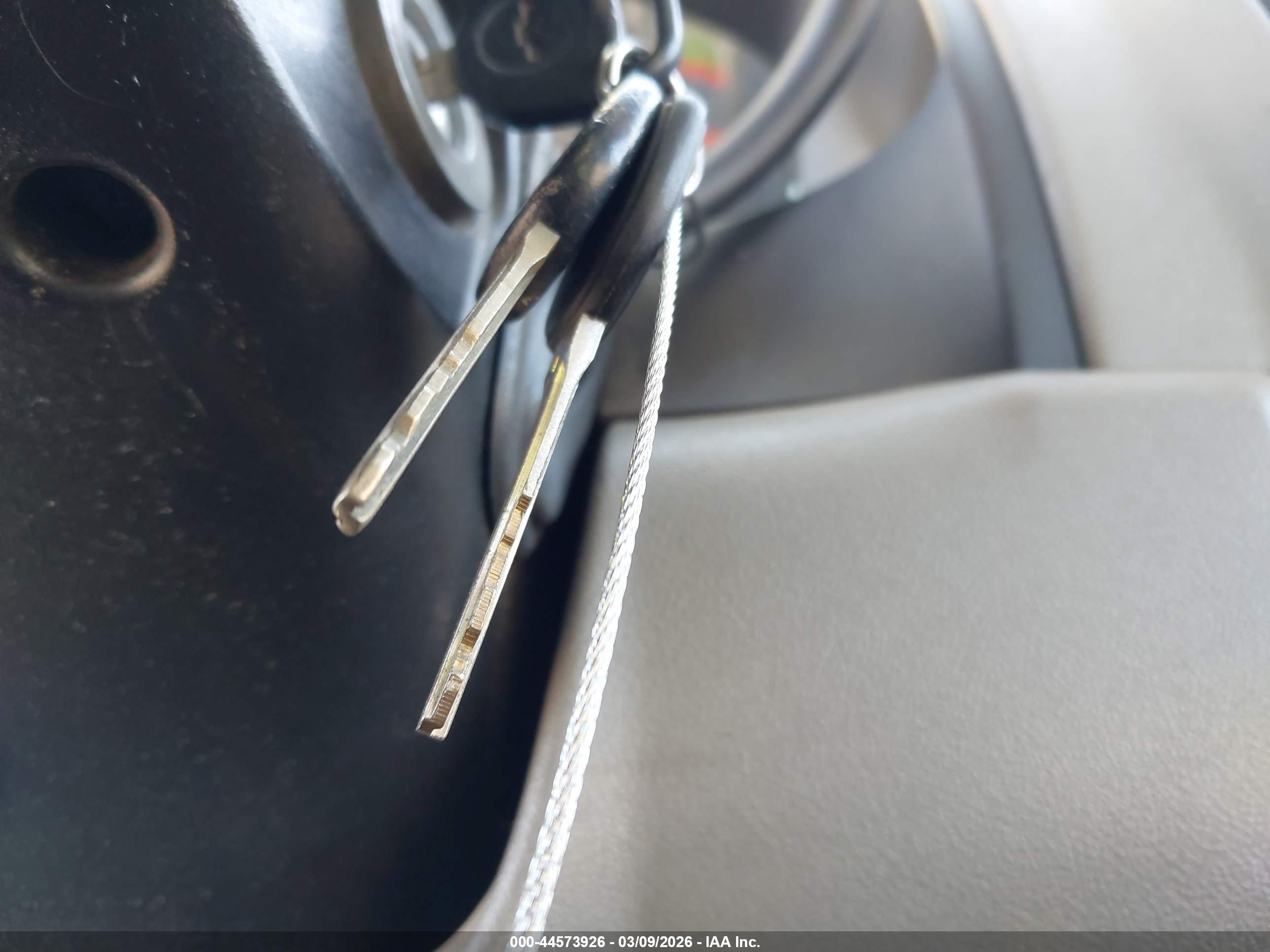 CHEVROLET COLORADO image 11