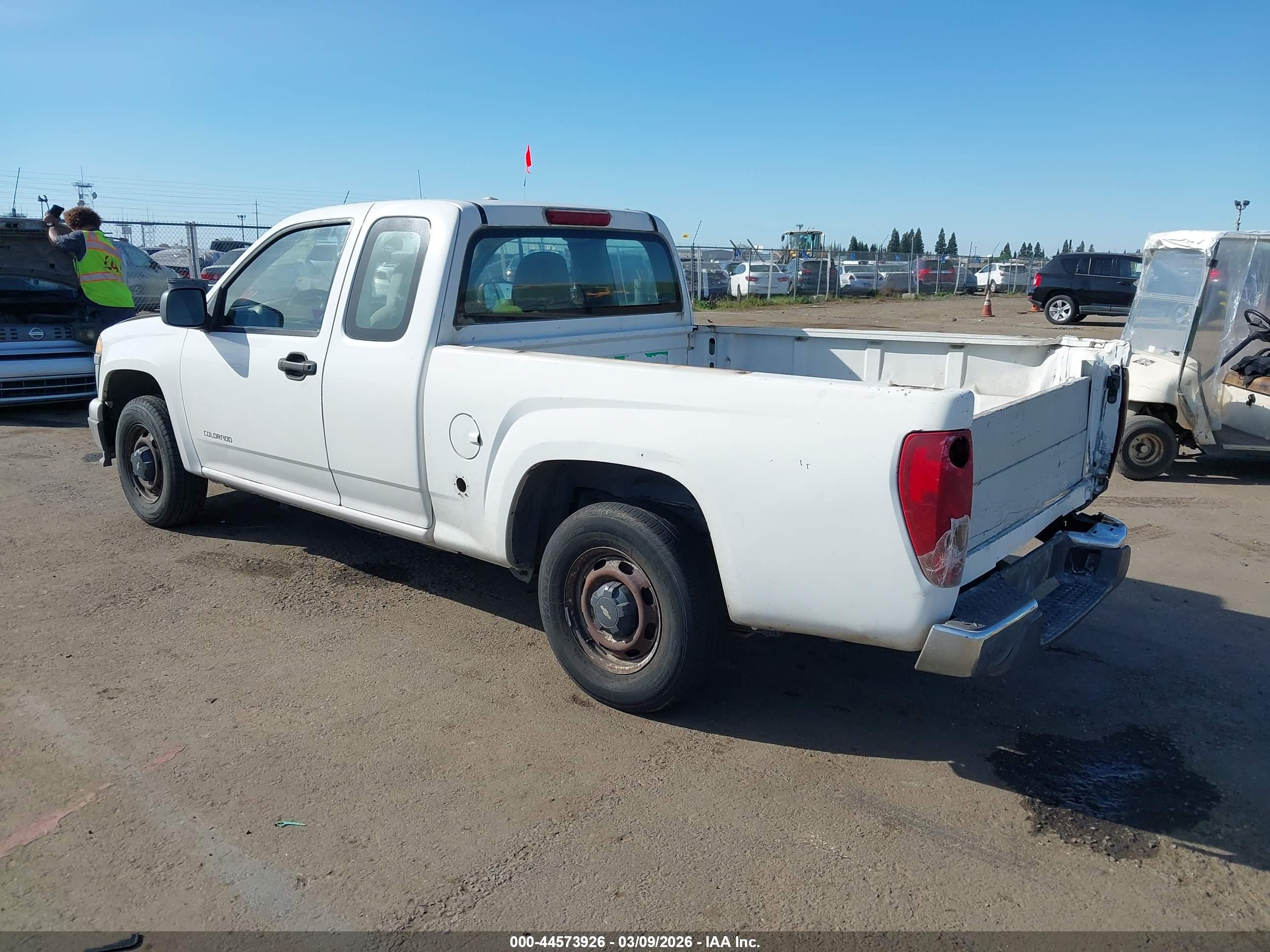 CHEVROLET COLORADO image 3