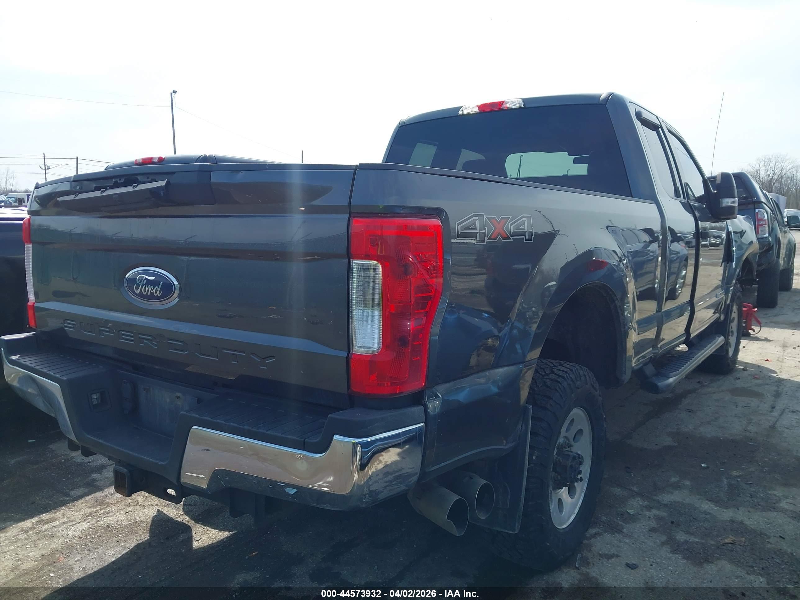 FORD F-350 image 4