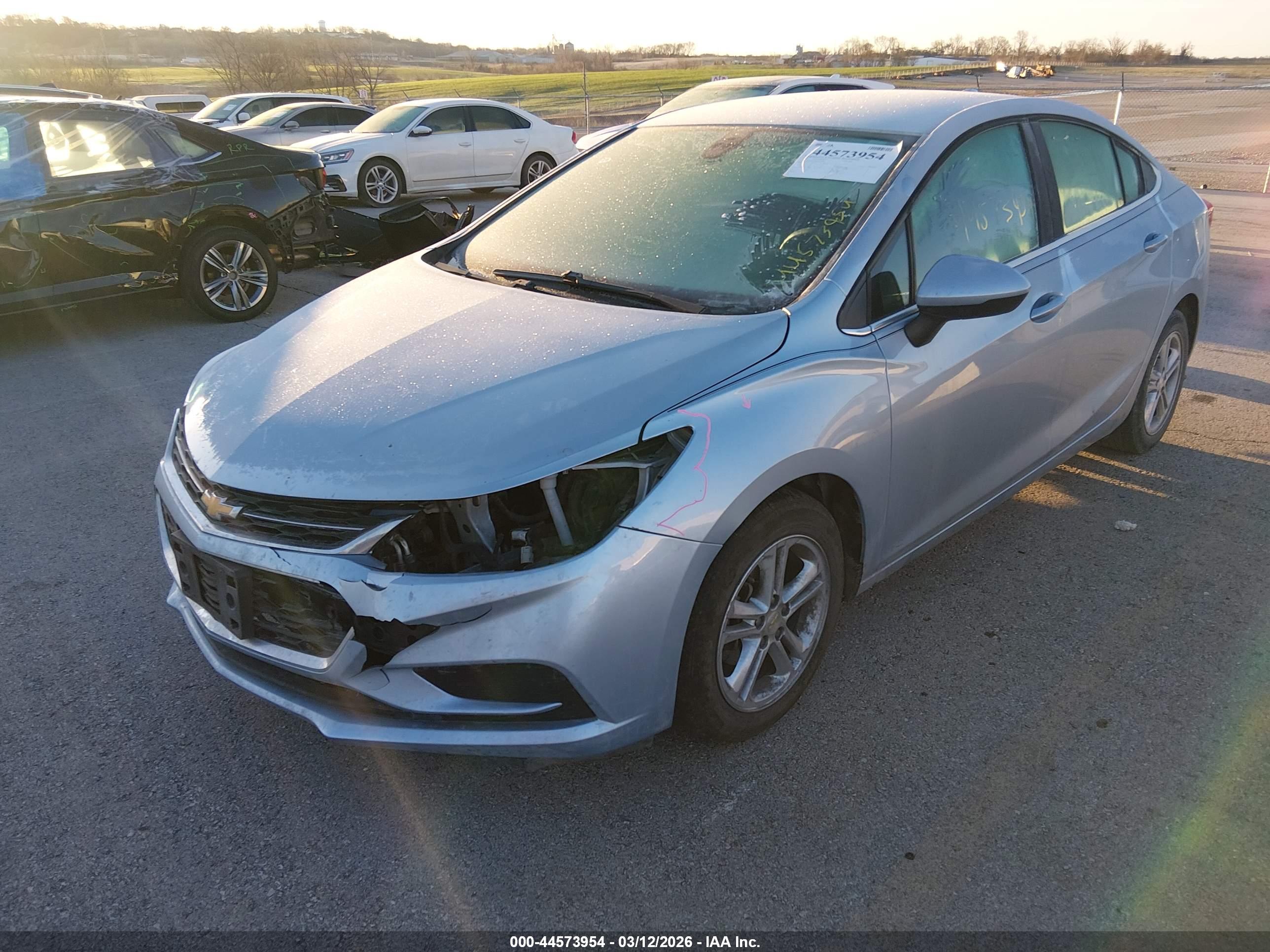 CHEVROLET CRUZE image 2