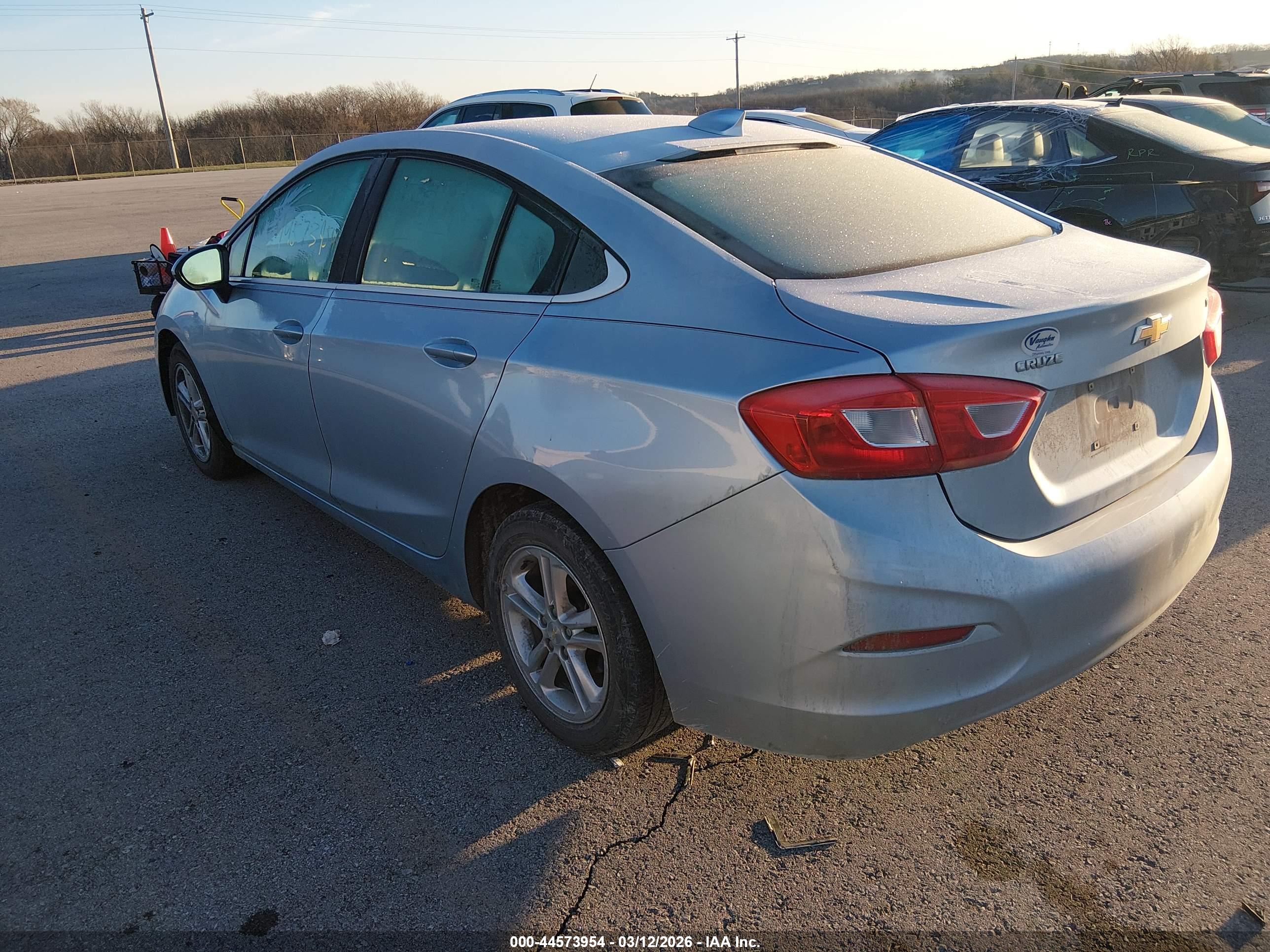CHEVROLET CRUZE image 3