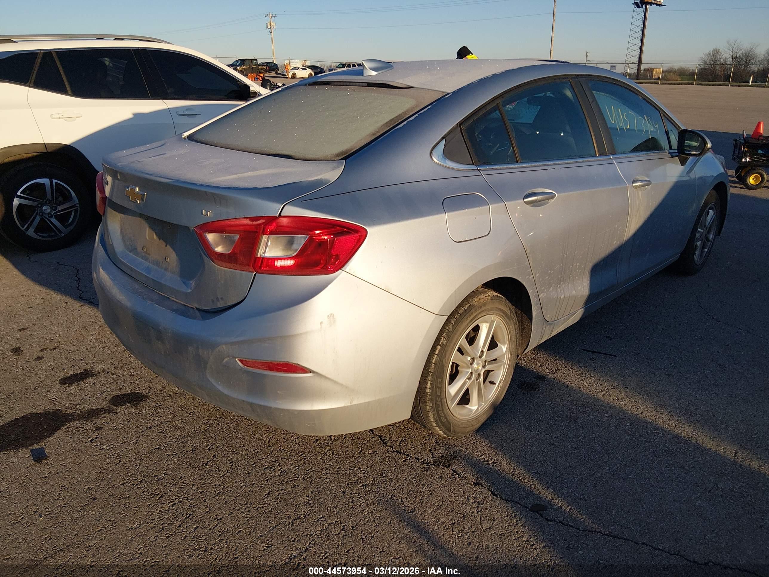 CHEVROLET CRUZE image 4