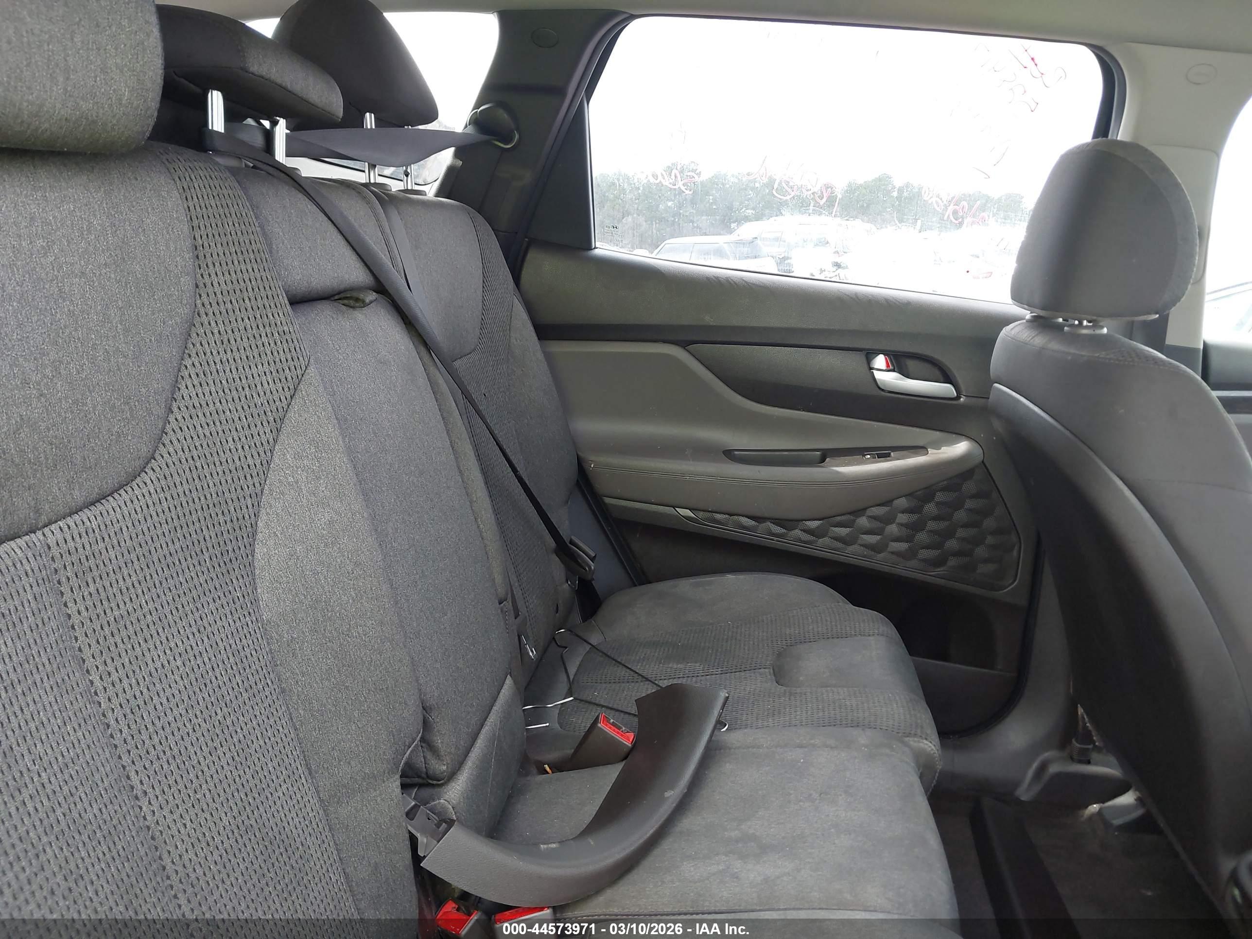 HYUNDAI SANTA image 8