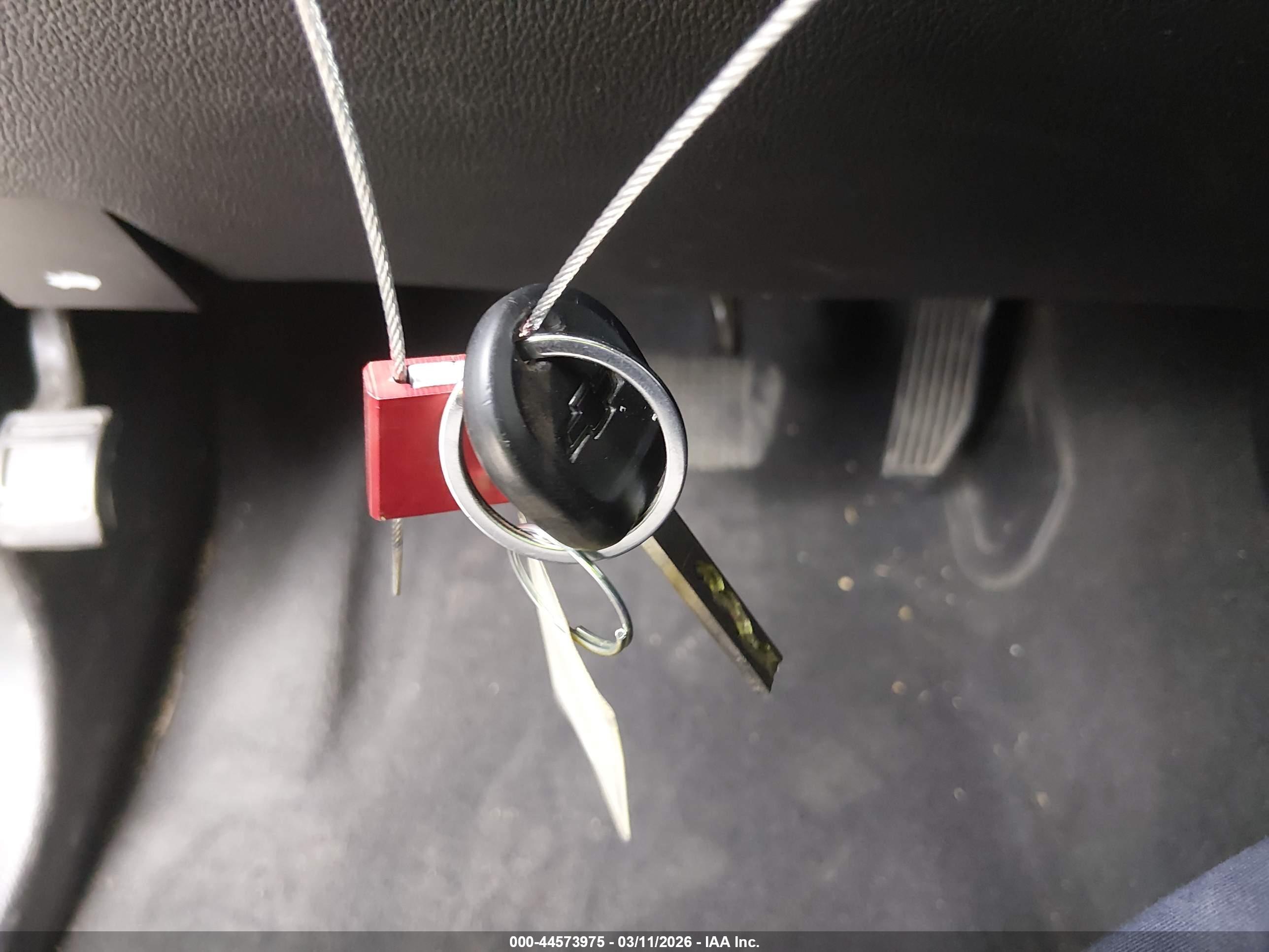 CHEVROLET COLORADO image 11