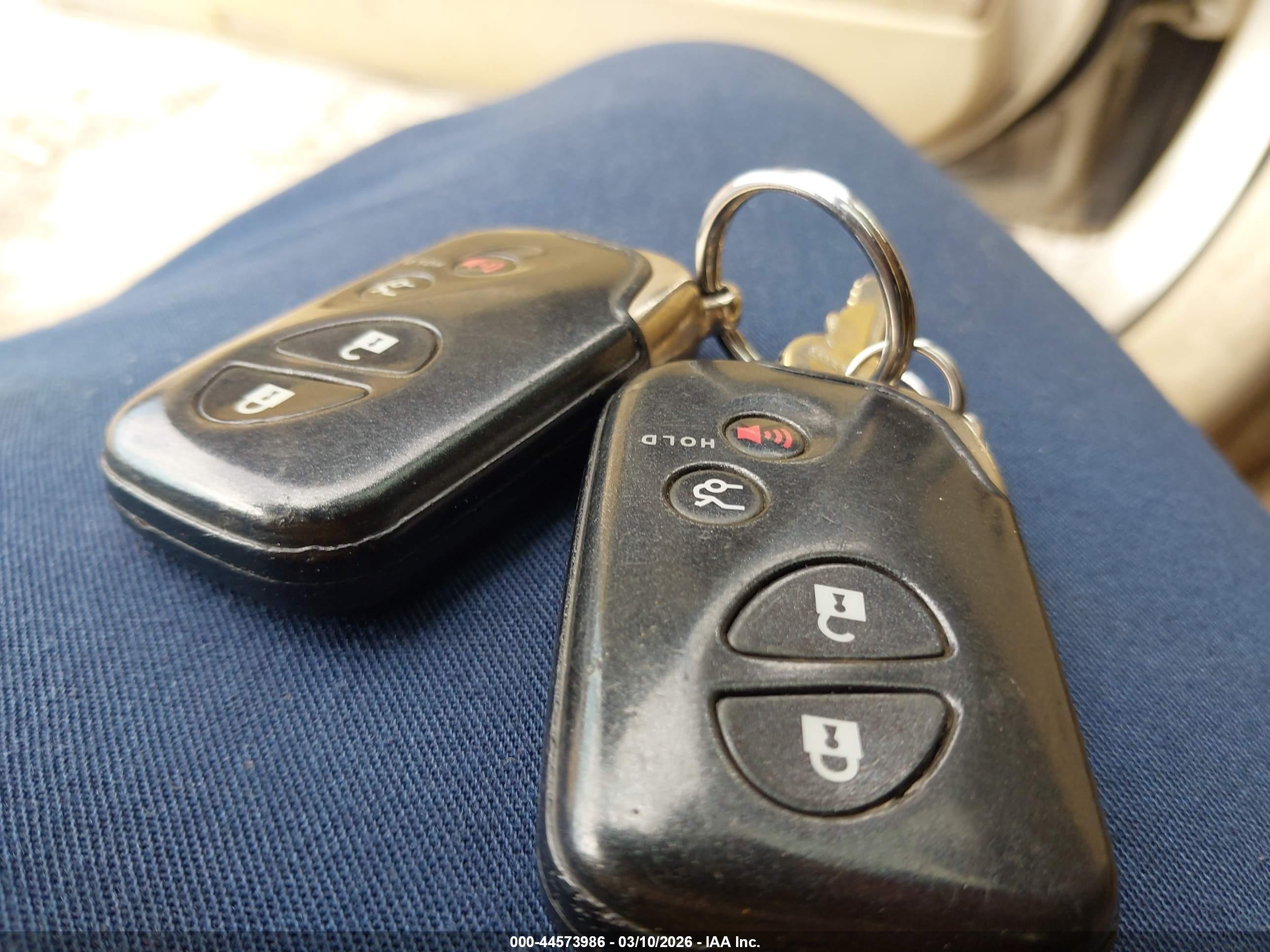 LEXUS ES image 11