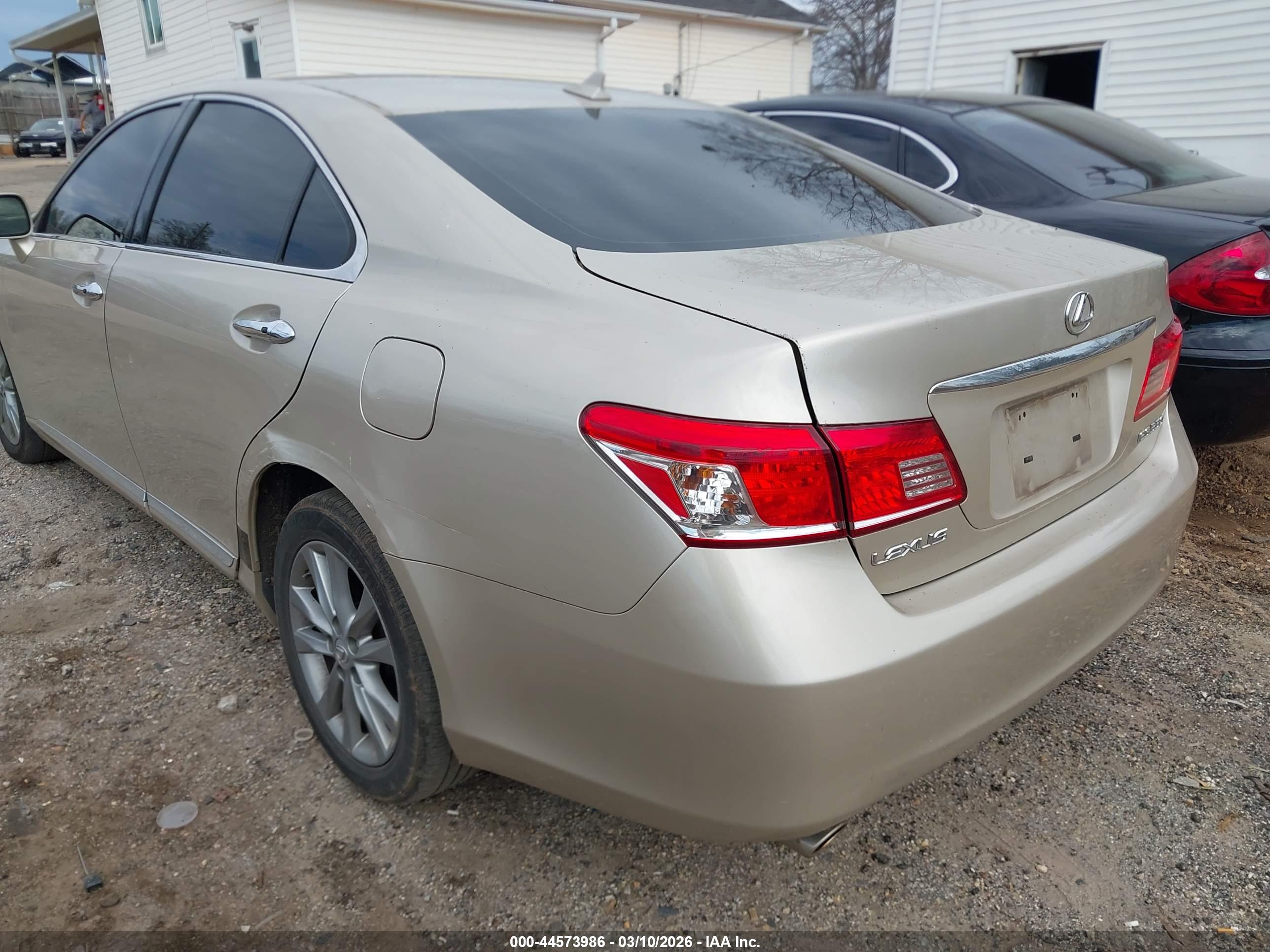 LEXUS ES image 3