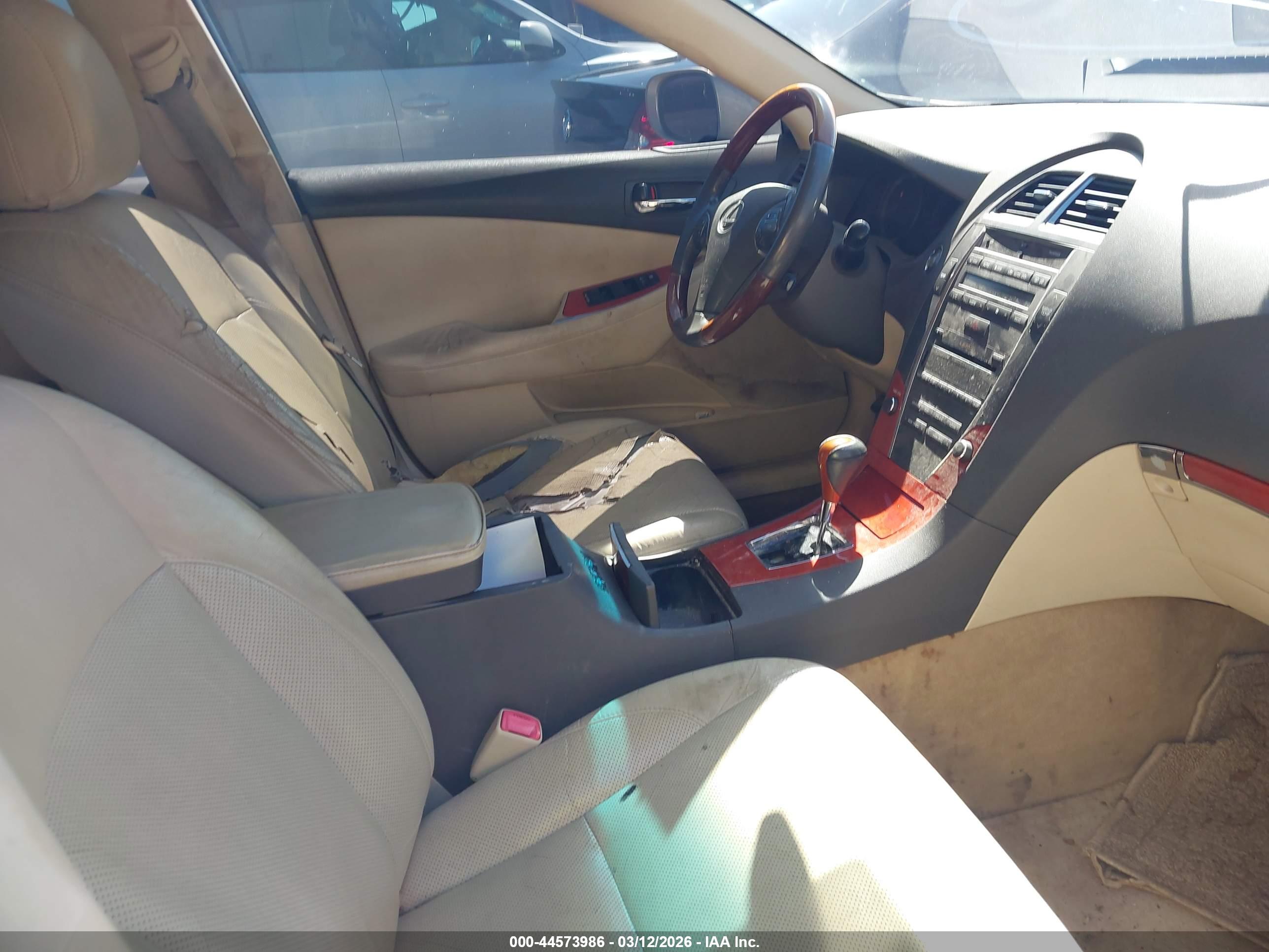 LEXUS ES image 5