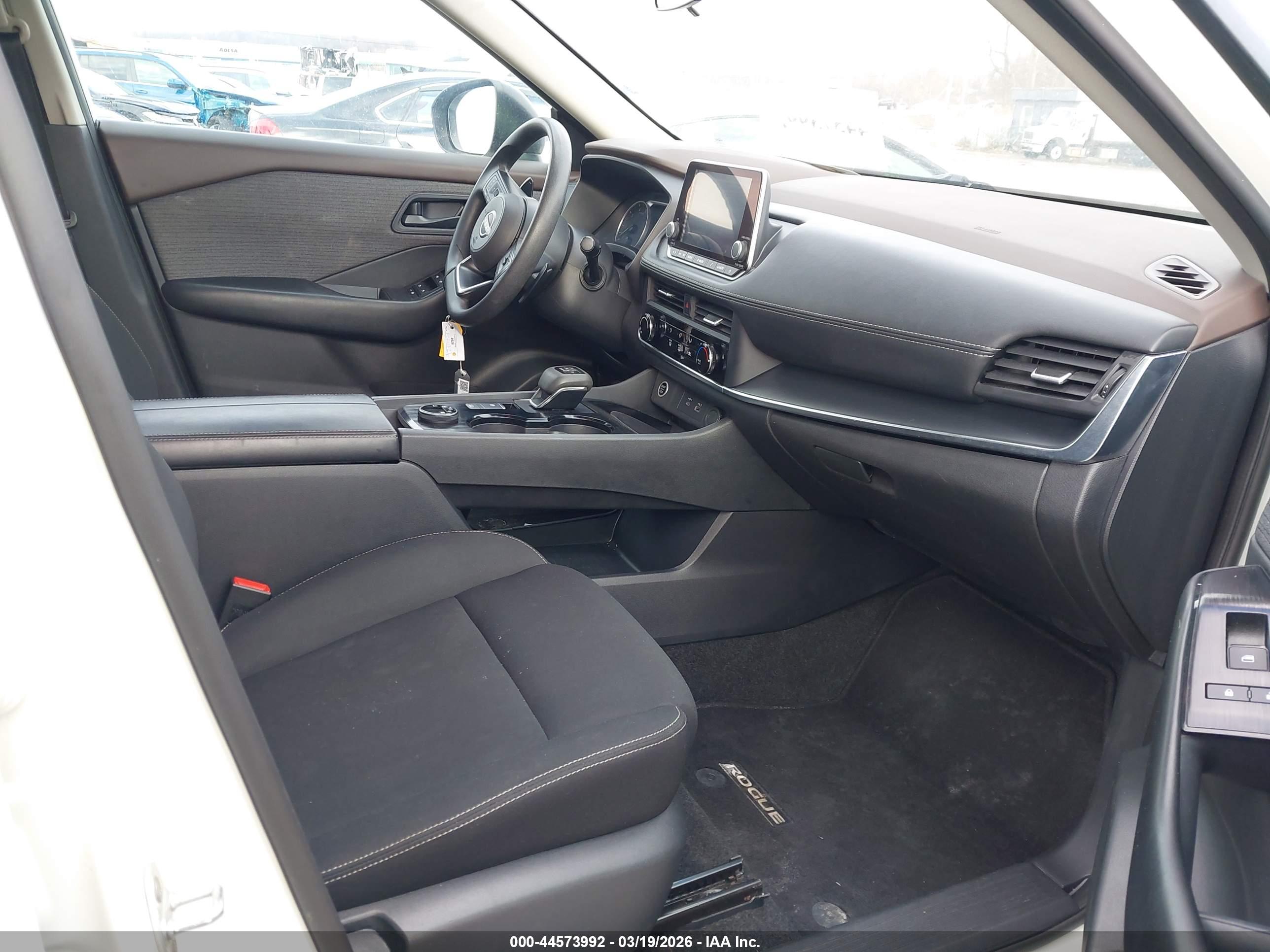 NISSAN ROGUE image 5