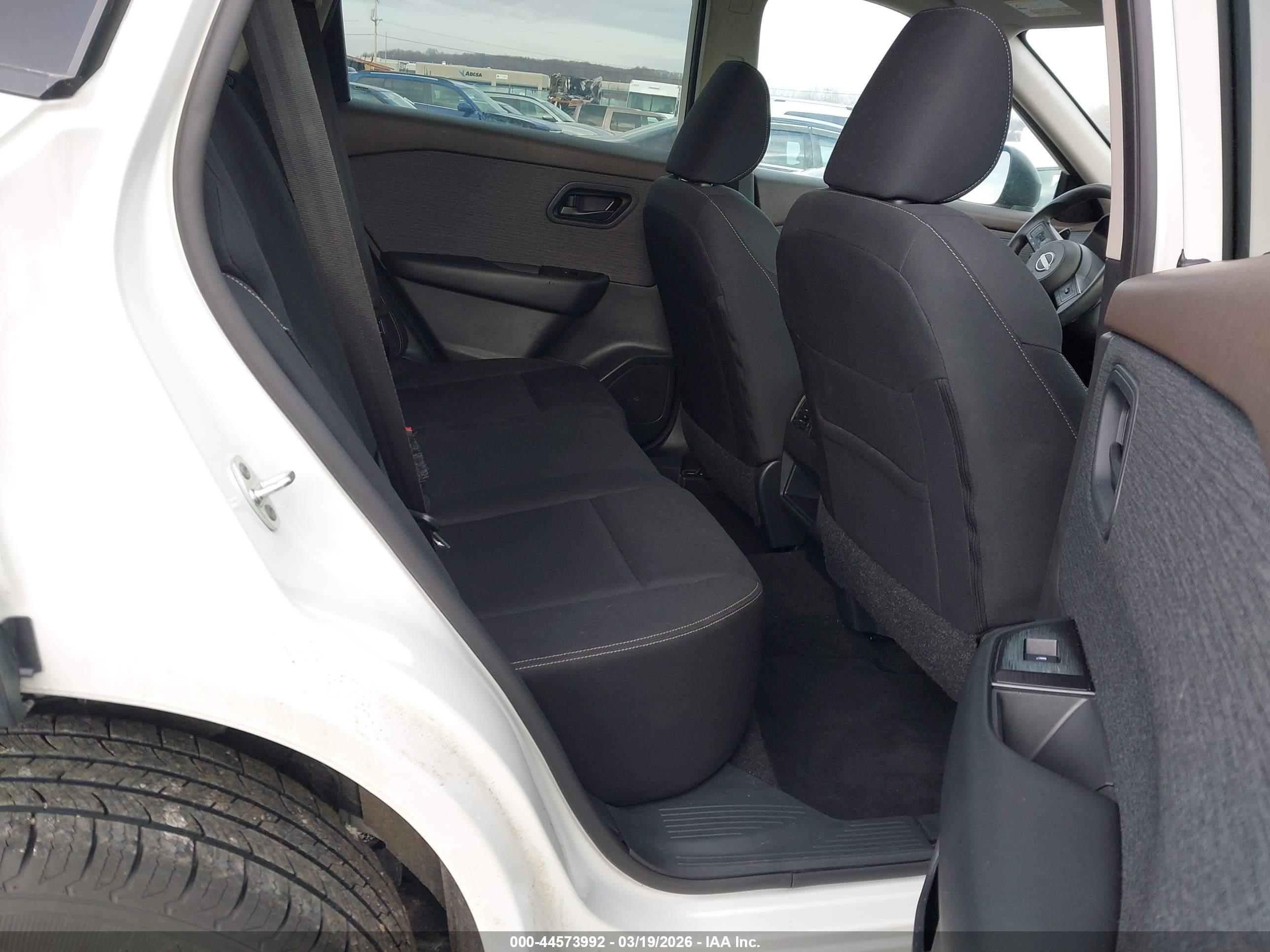 NISSAN ROGUE image 8