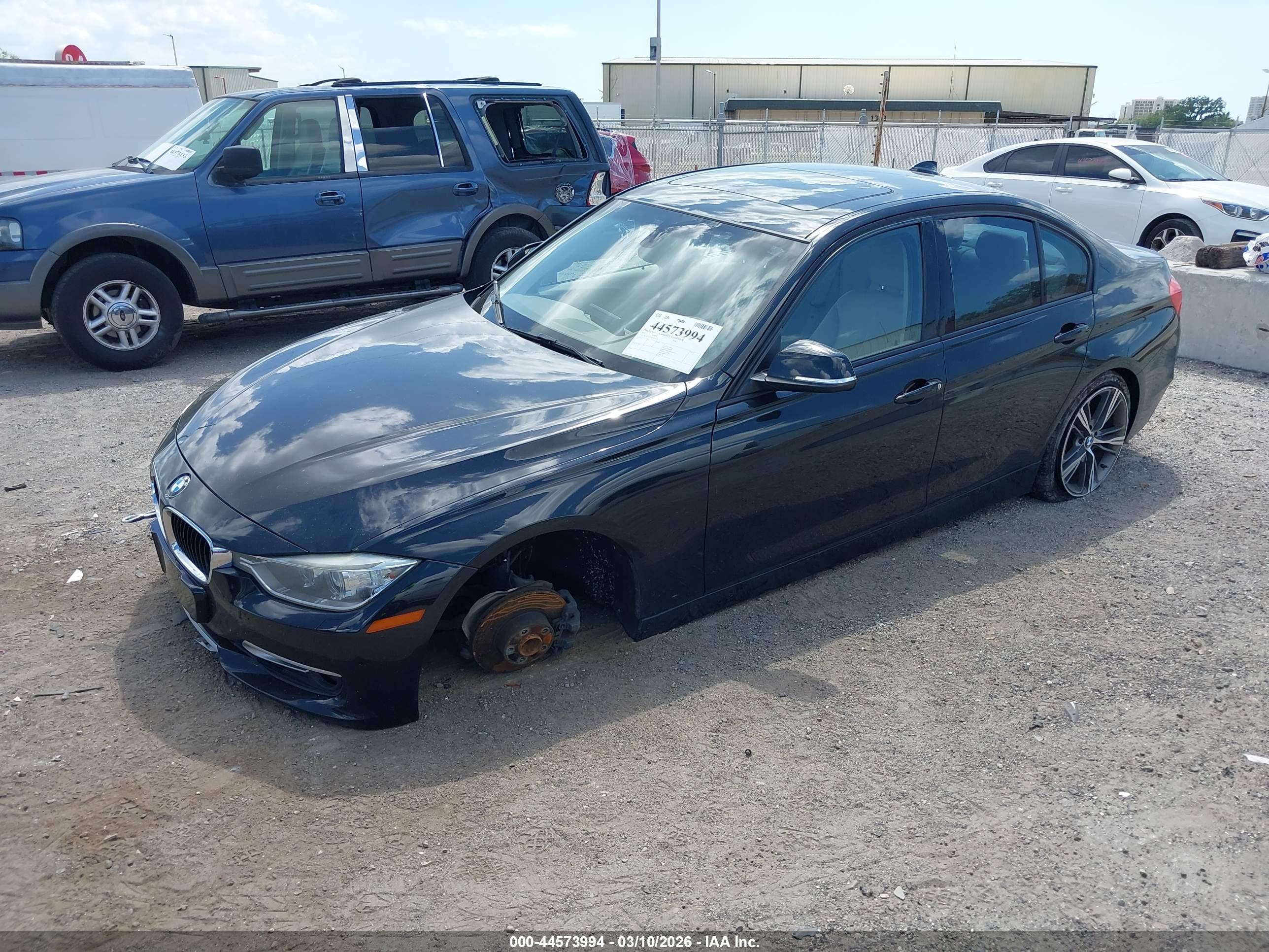 BMW 328I image 2