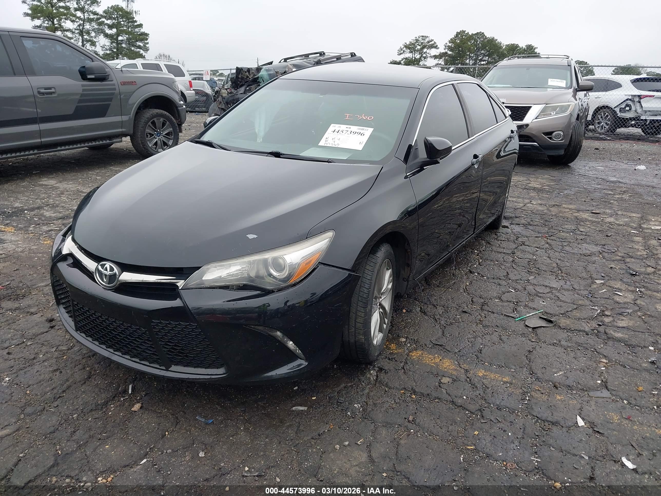 TOYOTA CAMRY image 2