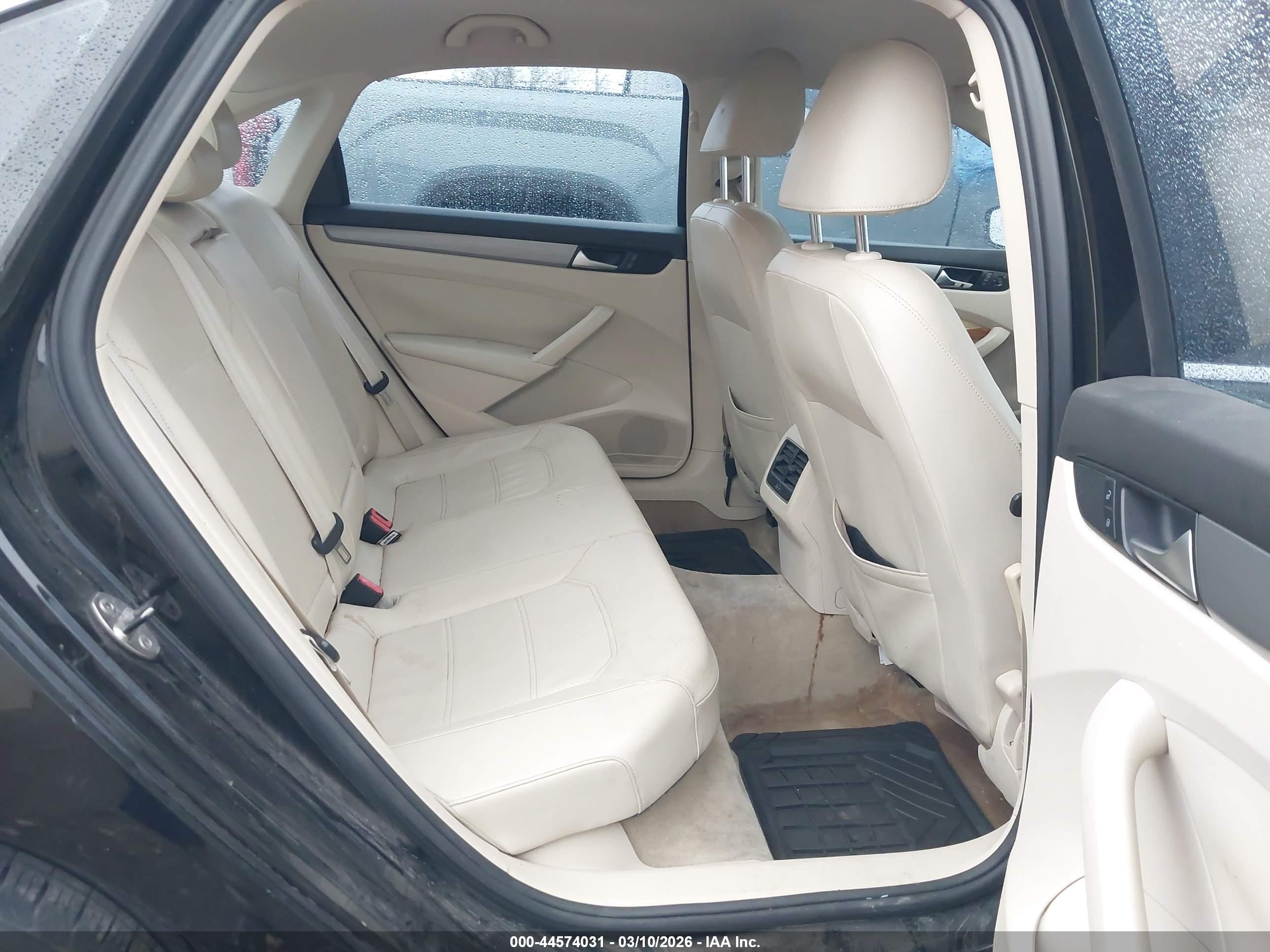 VOLKSWAGEN PASSAT image 8