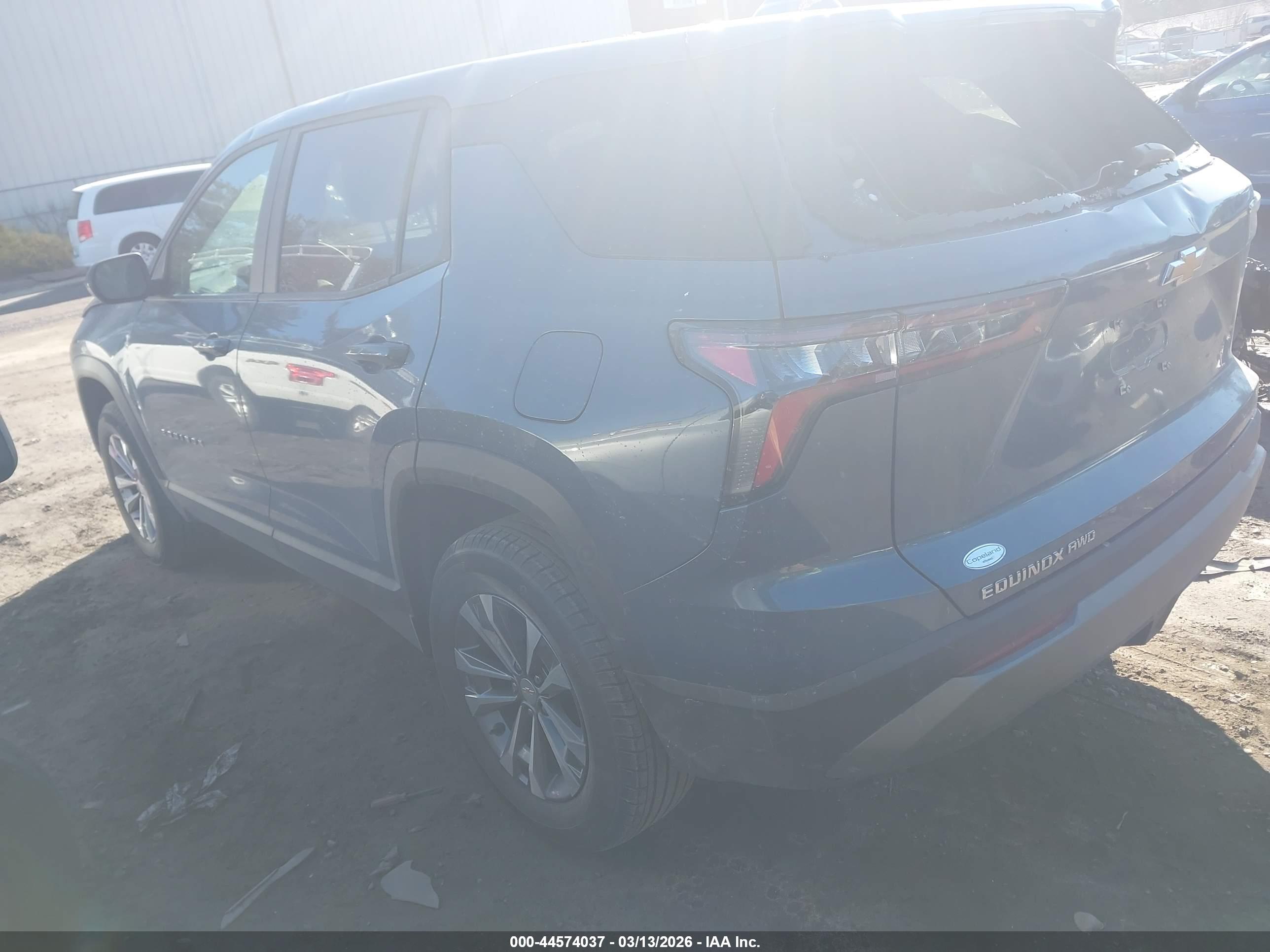 CHEVROLET EQUINOX image 3