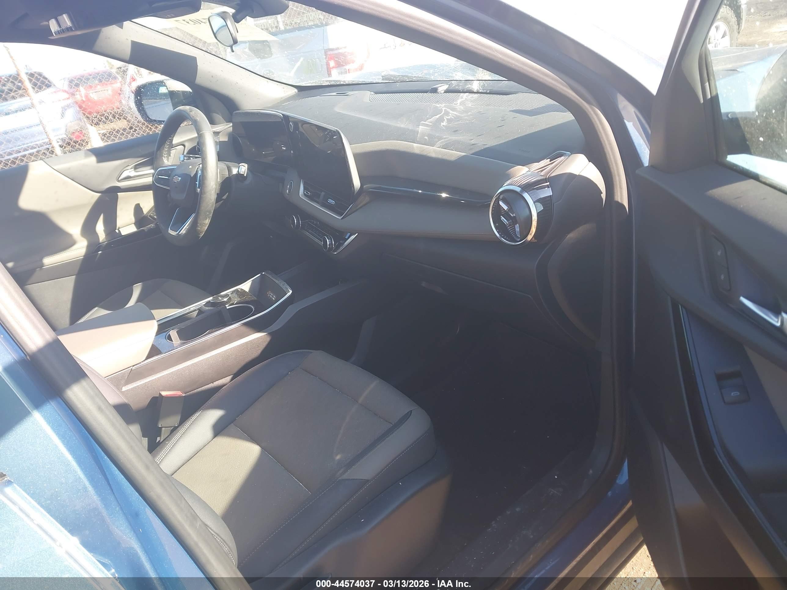 CHEVROLET EQUINOX image 5