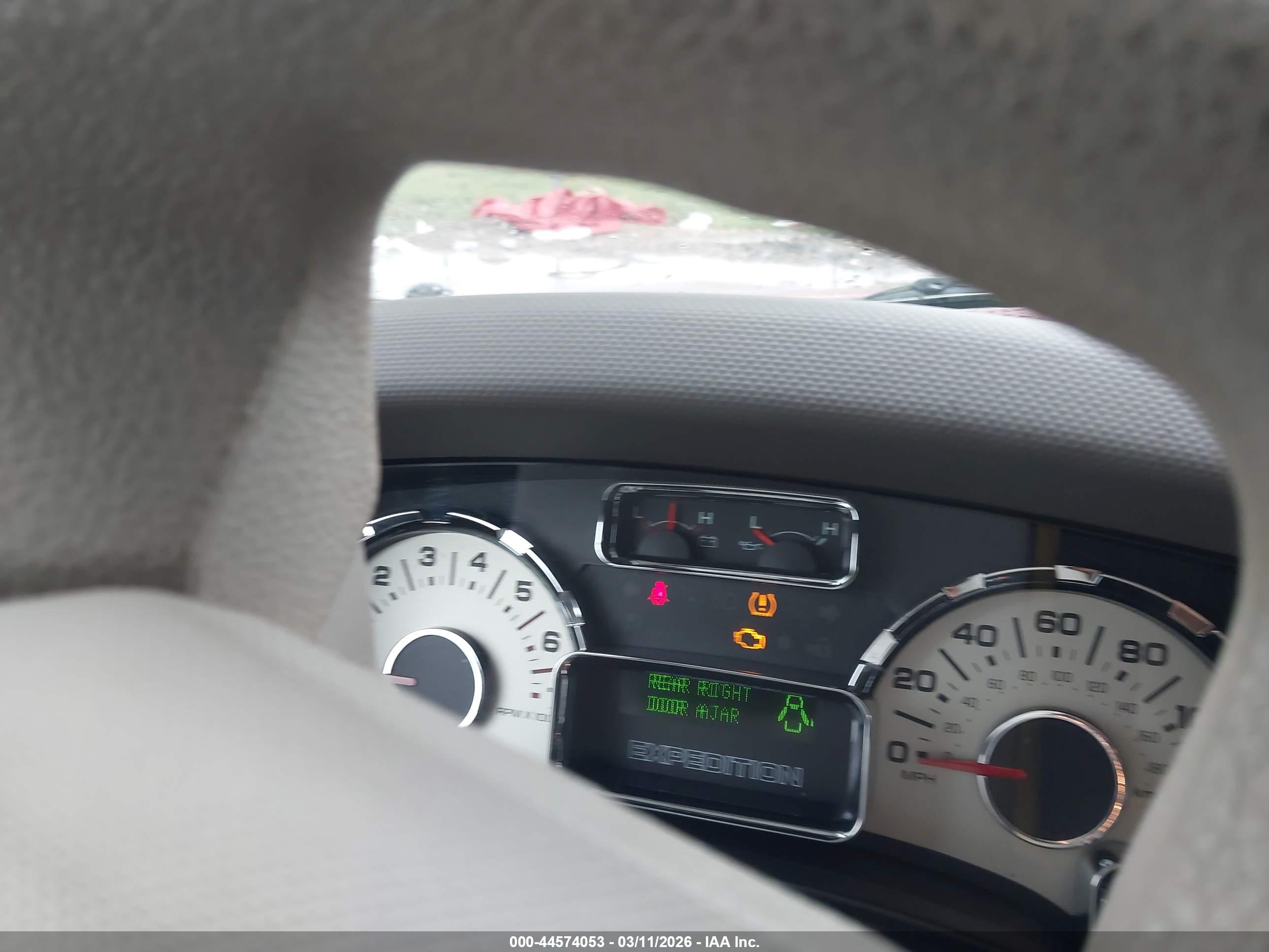 FORD EXPEDITION image 7