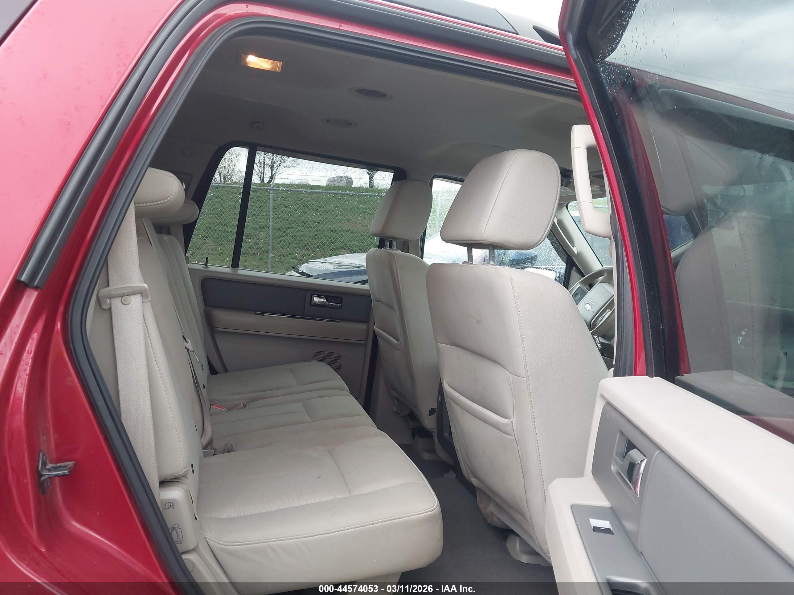 FORD EXPEDITION image 8