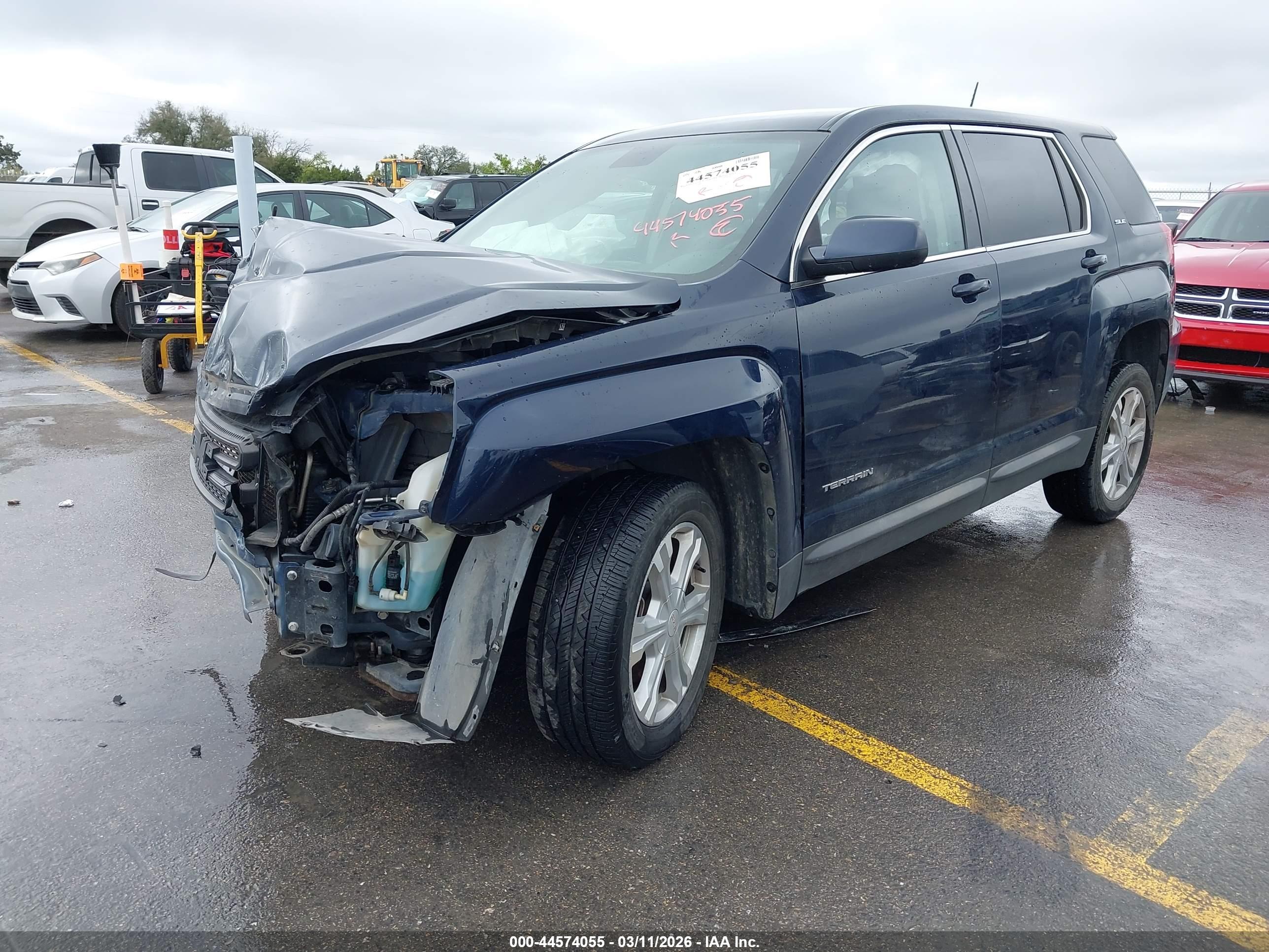 GMC TERRAIN image 2