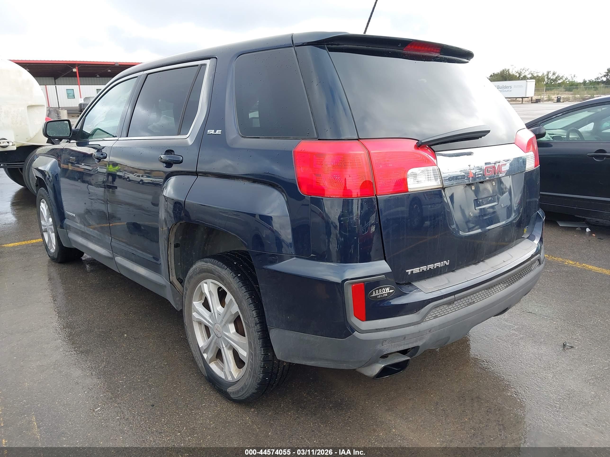 GMC TERRAIN image 3