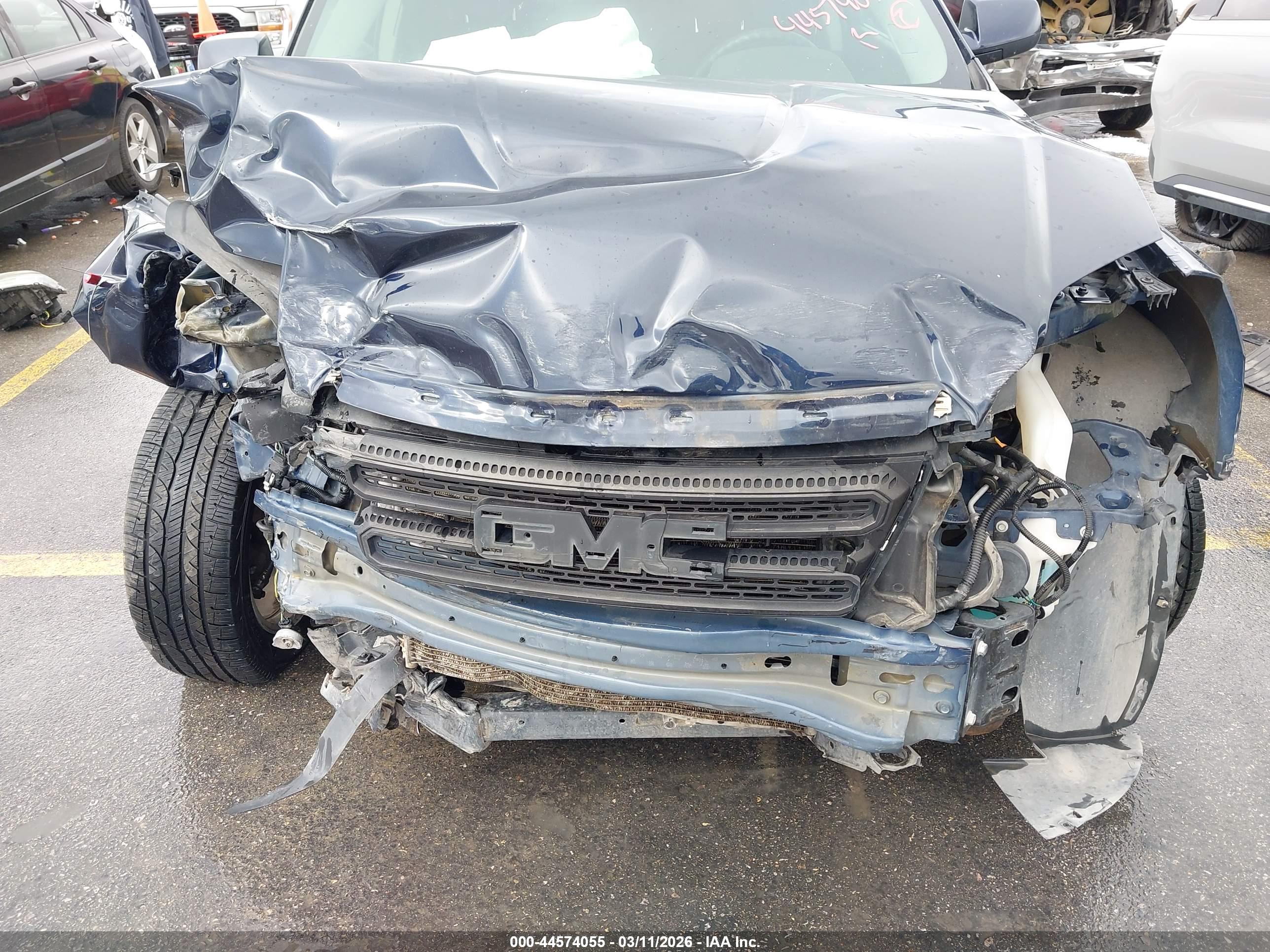 GMC TERRAIN image 6