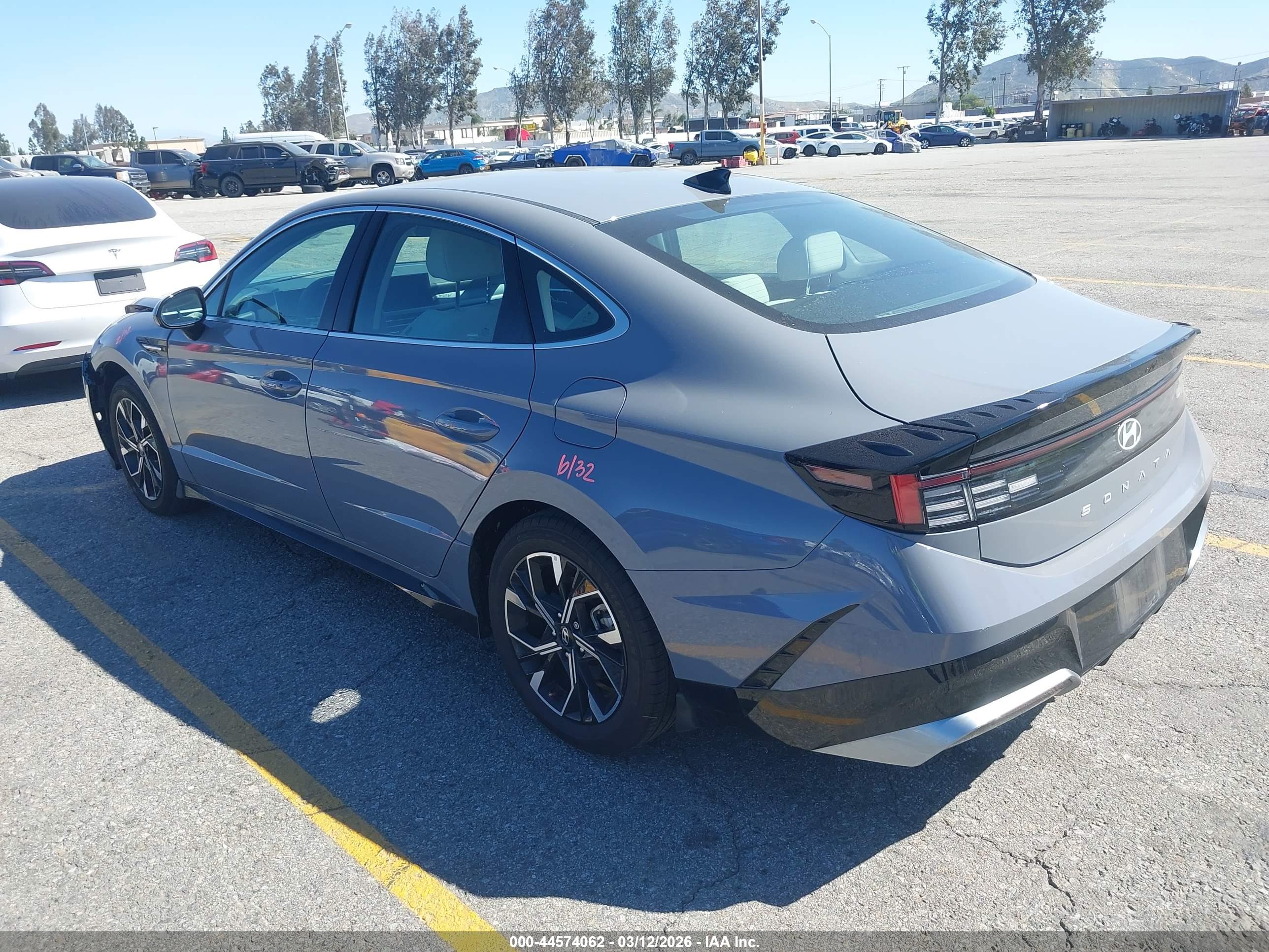 HYUNDAI SONATA image 3