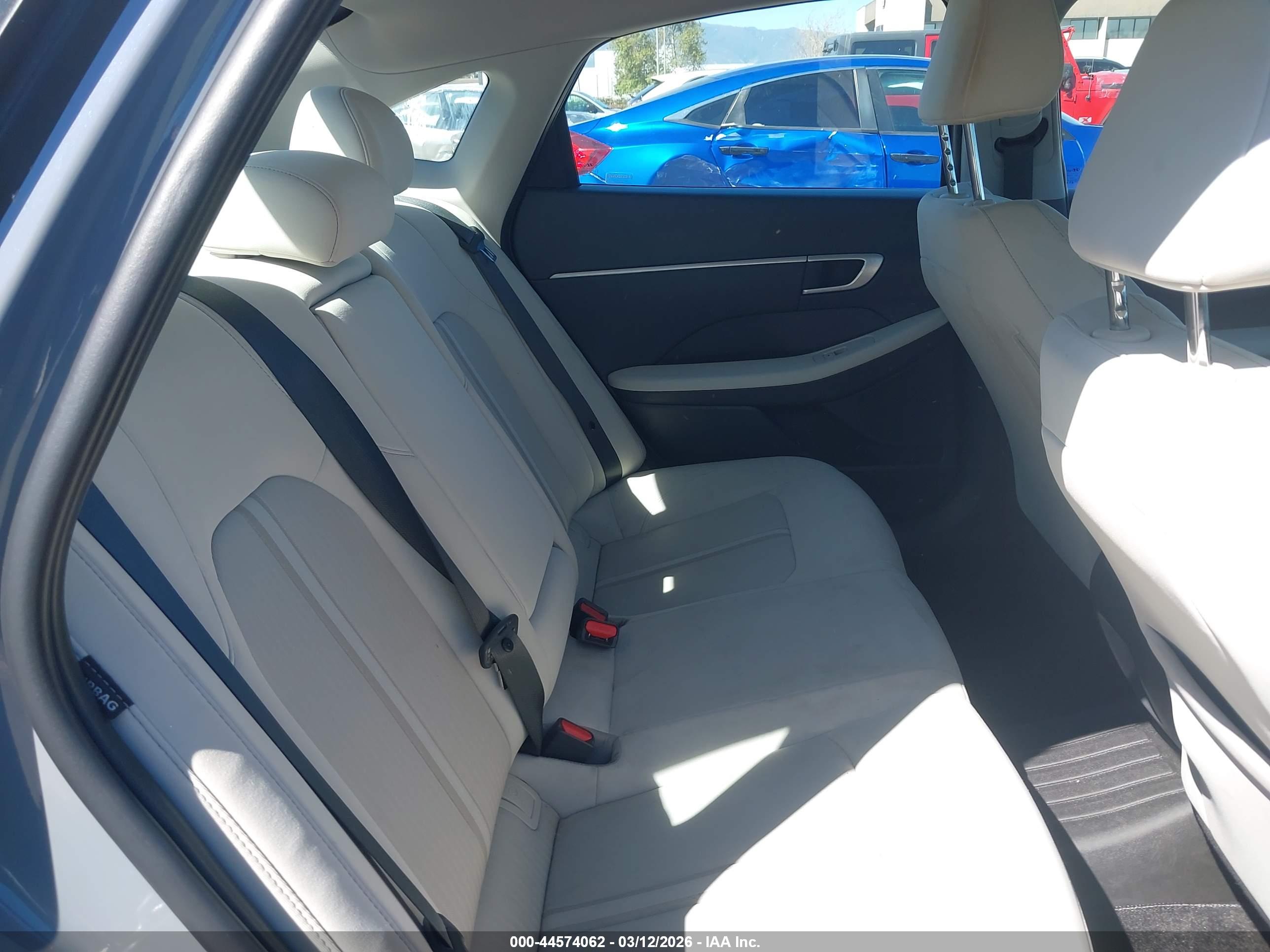 HYUNDAI SONATA image 8