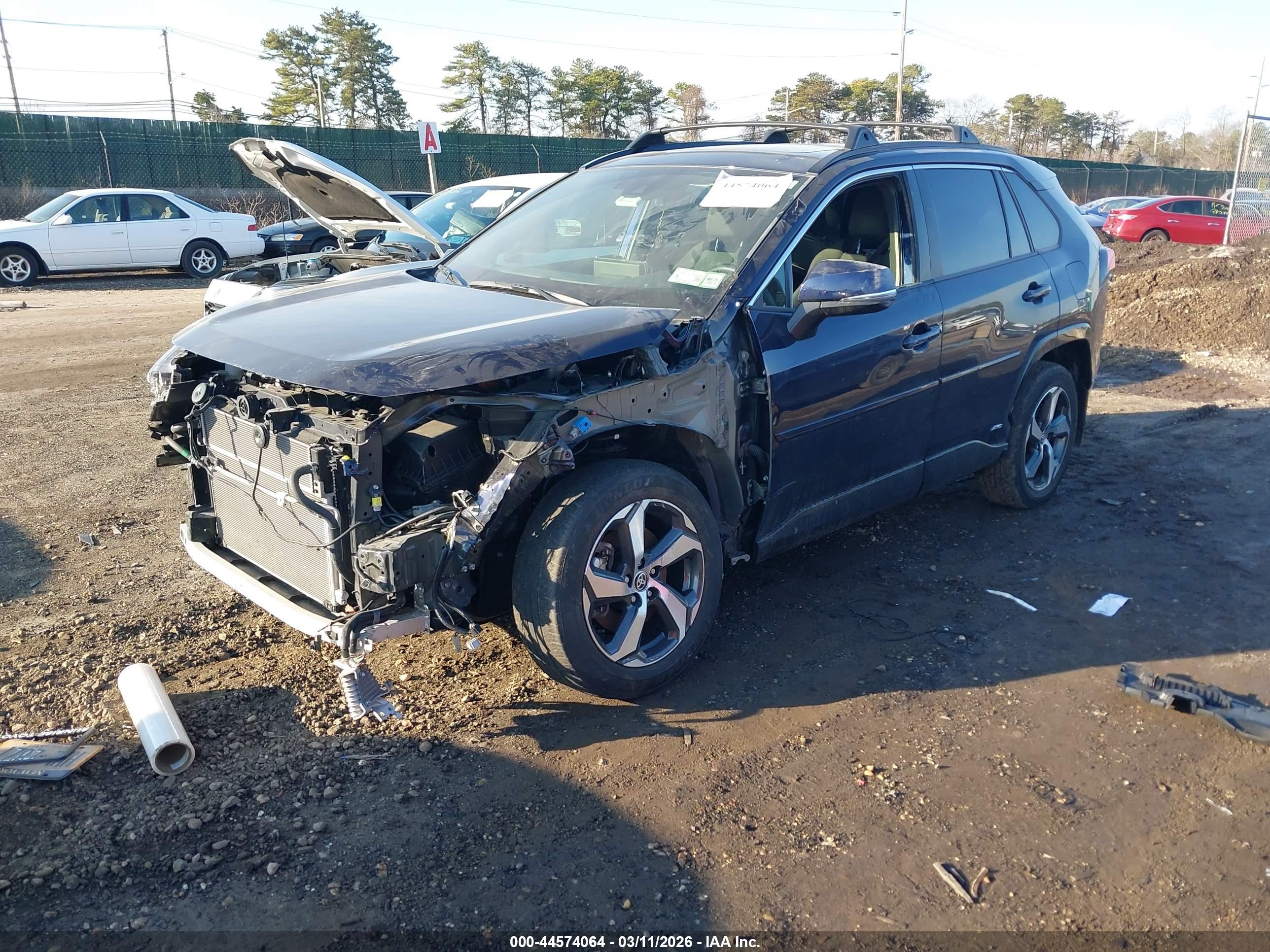 TOYOTA RAV4 image 2