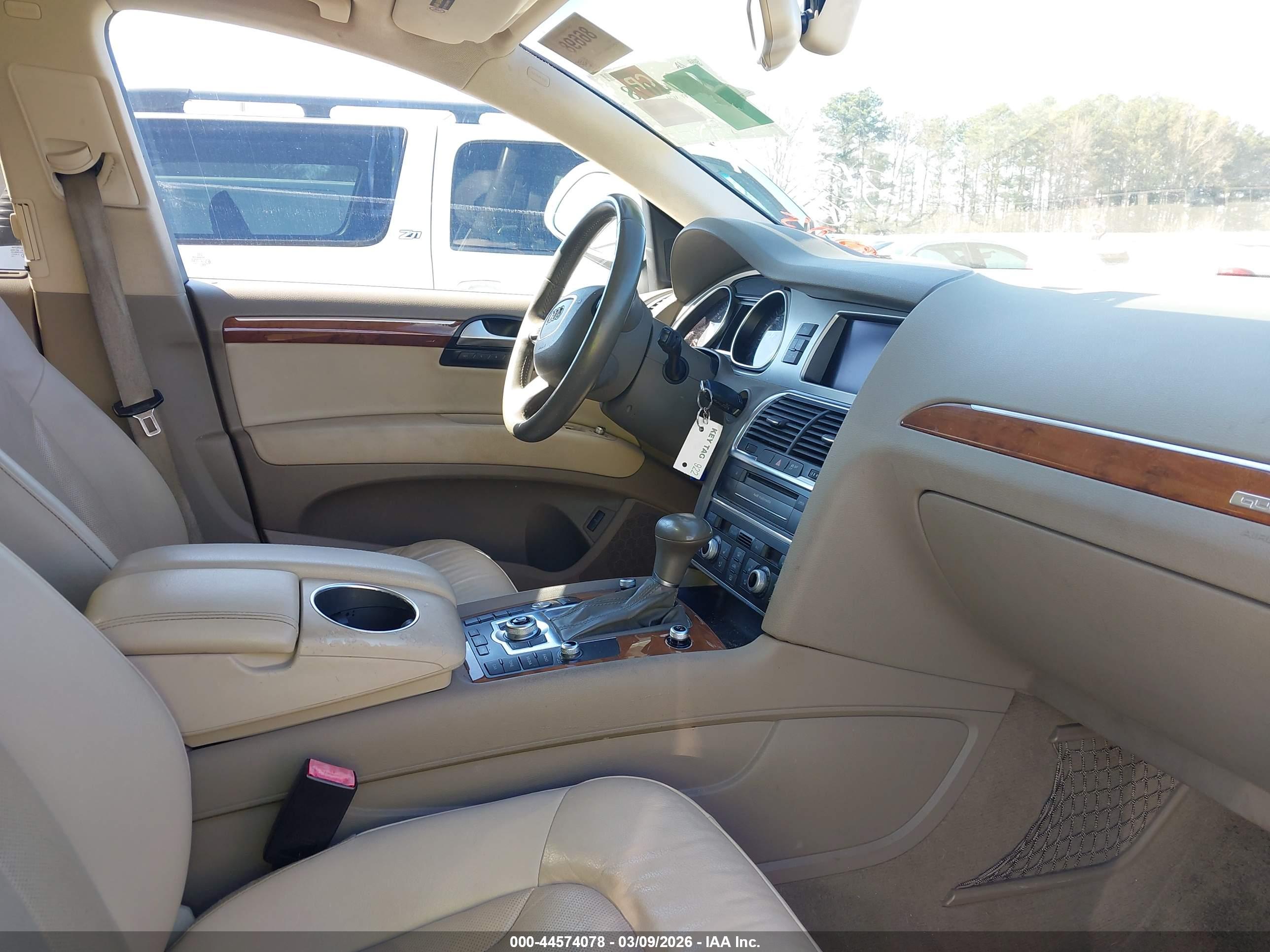 AUDI Q7 image 5