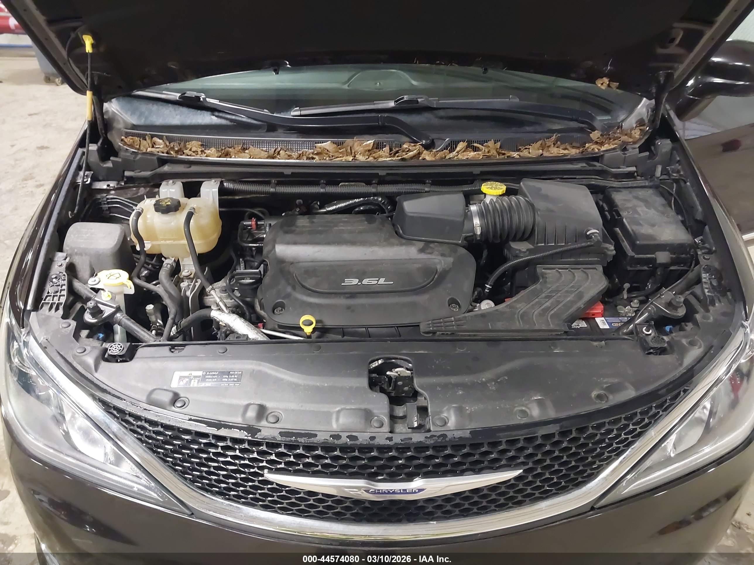CHRYSLER PACIFICA image 10