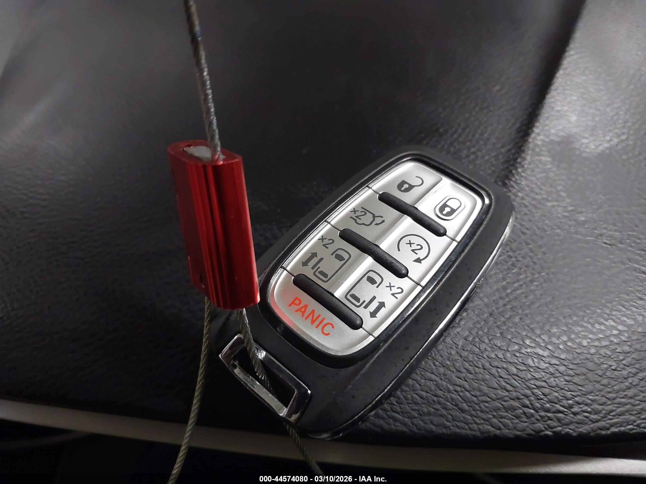 CHRYSLER PACIFICA image 11