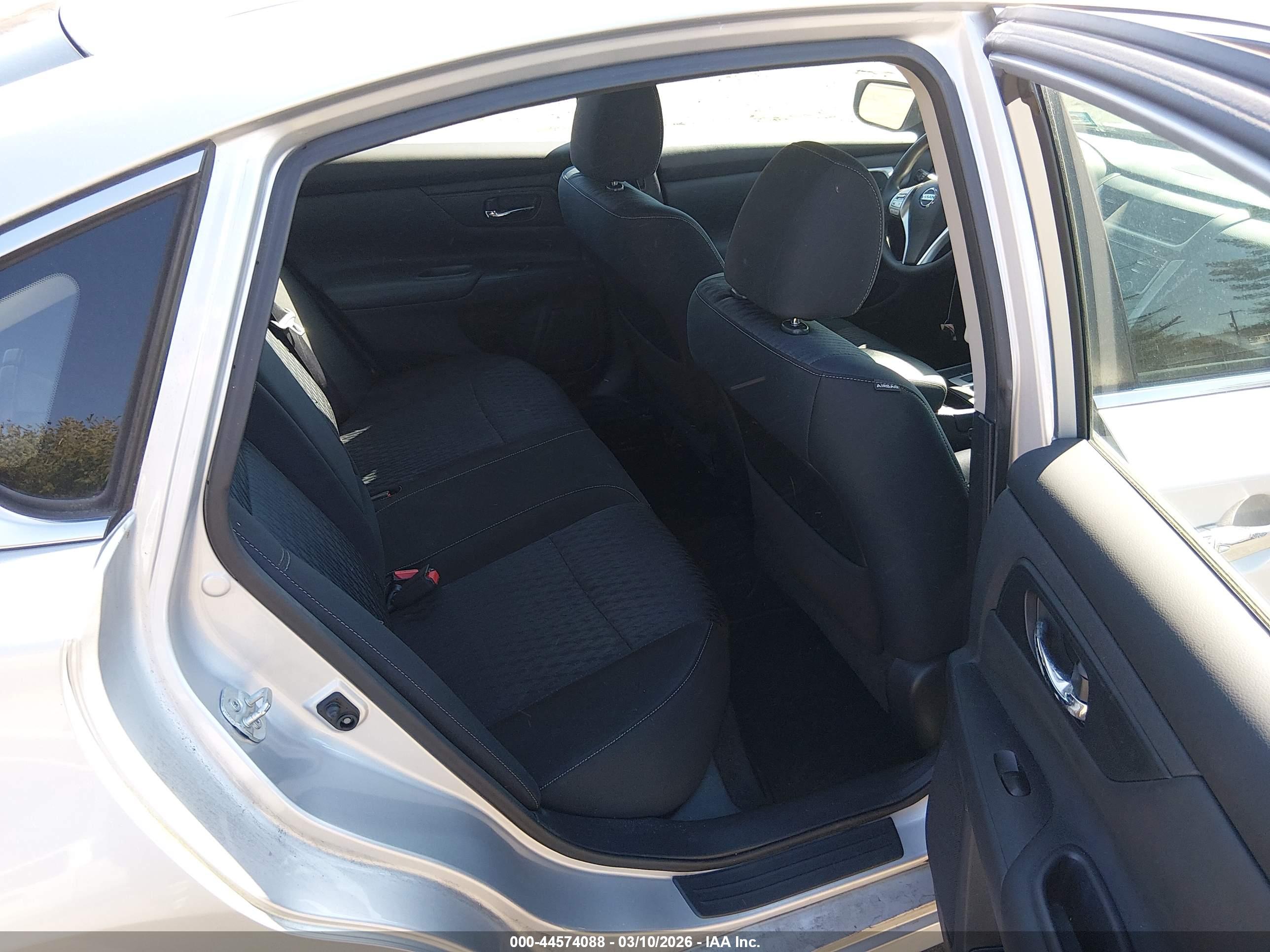 NISSAN ALTIMA image 8